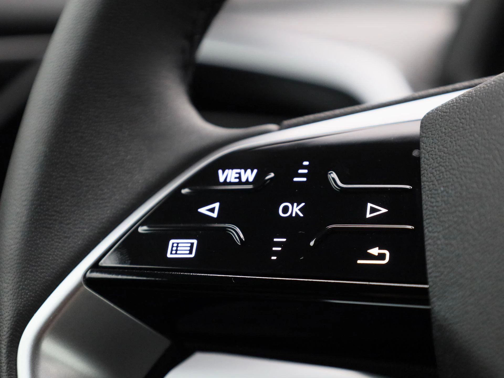 Audi-Q4 e-tron-image-18