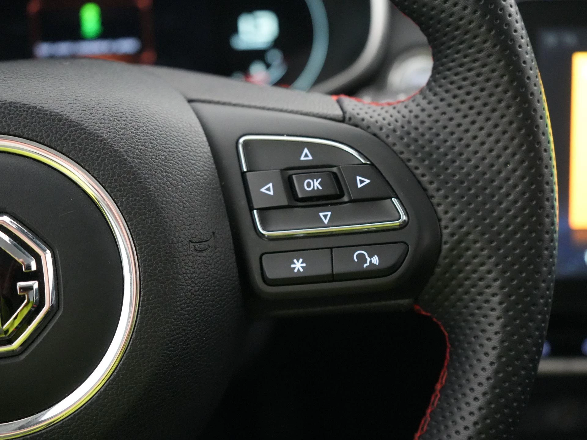 MG ZS ICE 1.0 AT LUXURY FWD