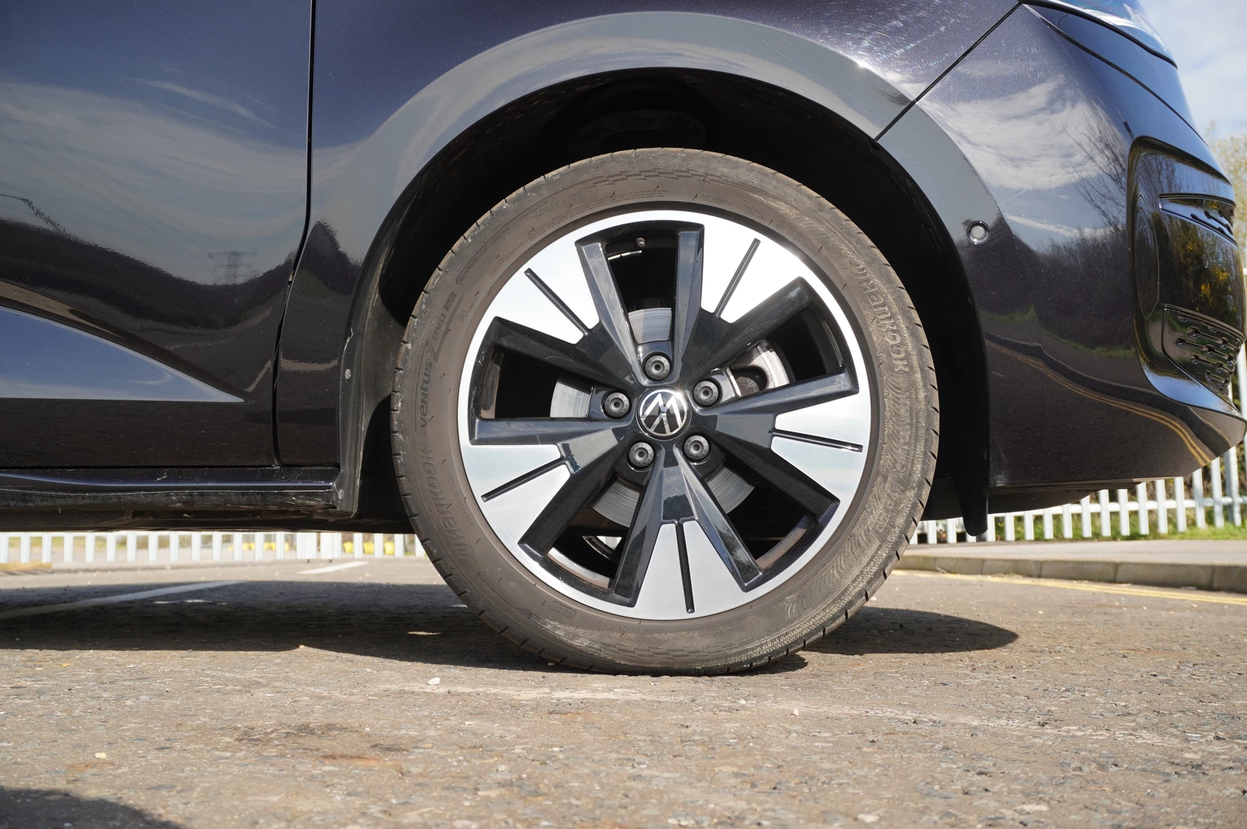 Volkswagen-Multivan-image-22