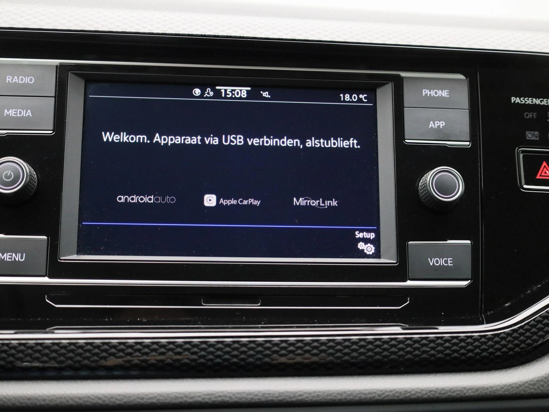 Volkswagen-Polo-image-16