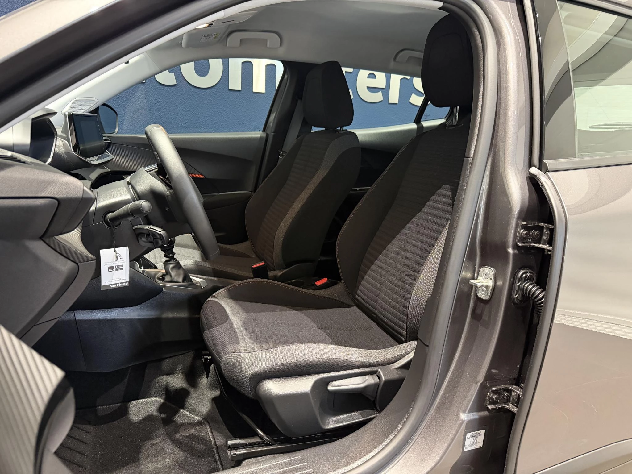 Peugeot-2008-image-1