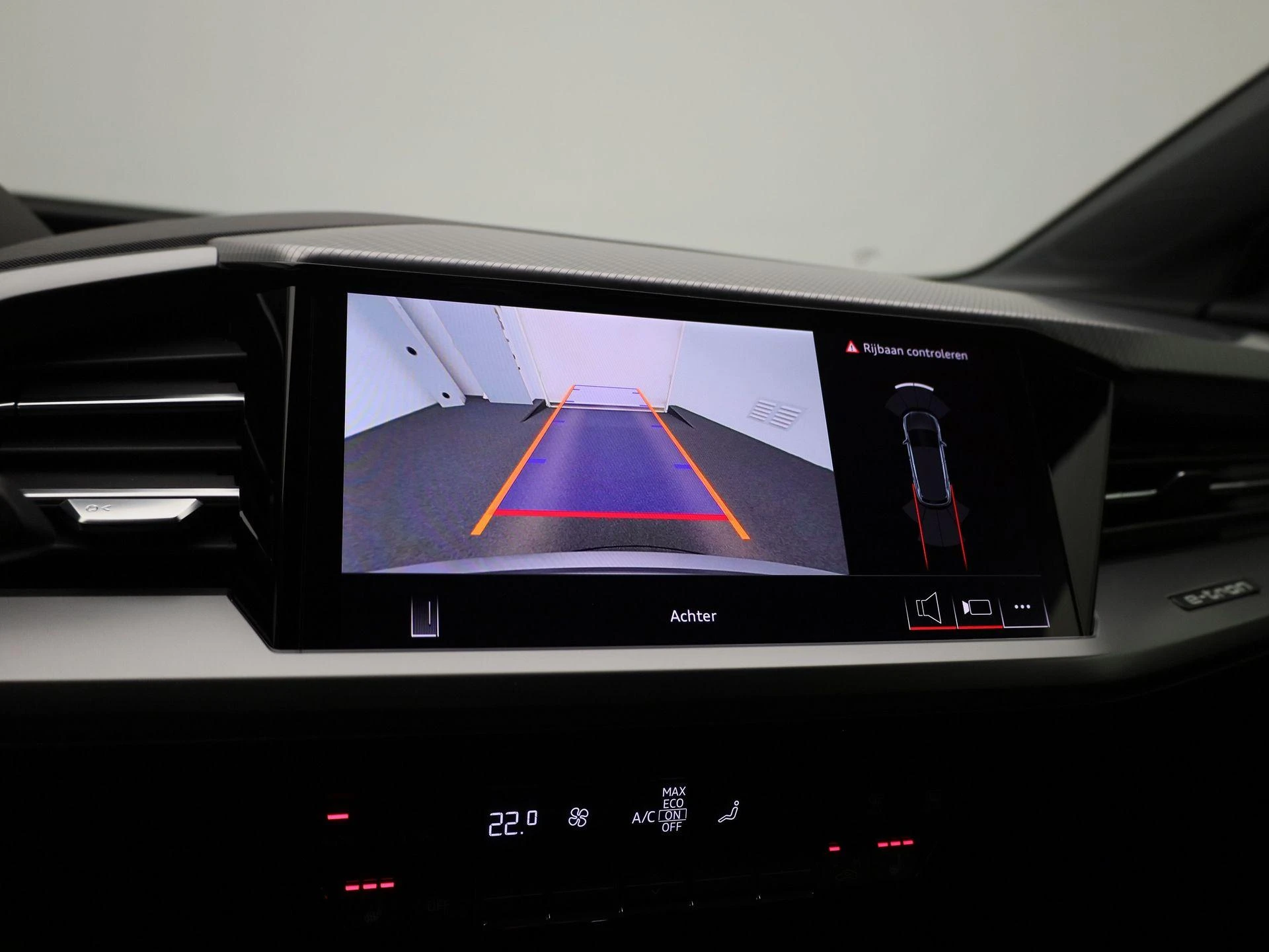 Audi-Q4 e-tron-image-18