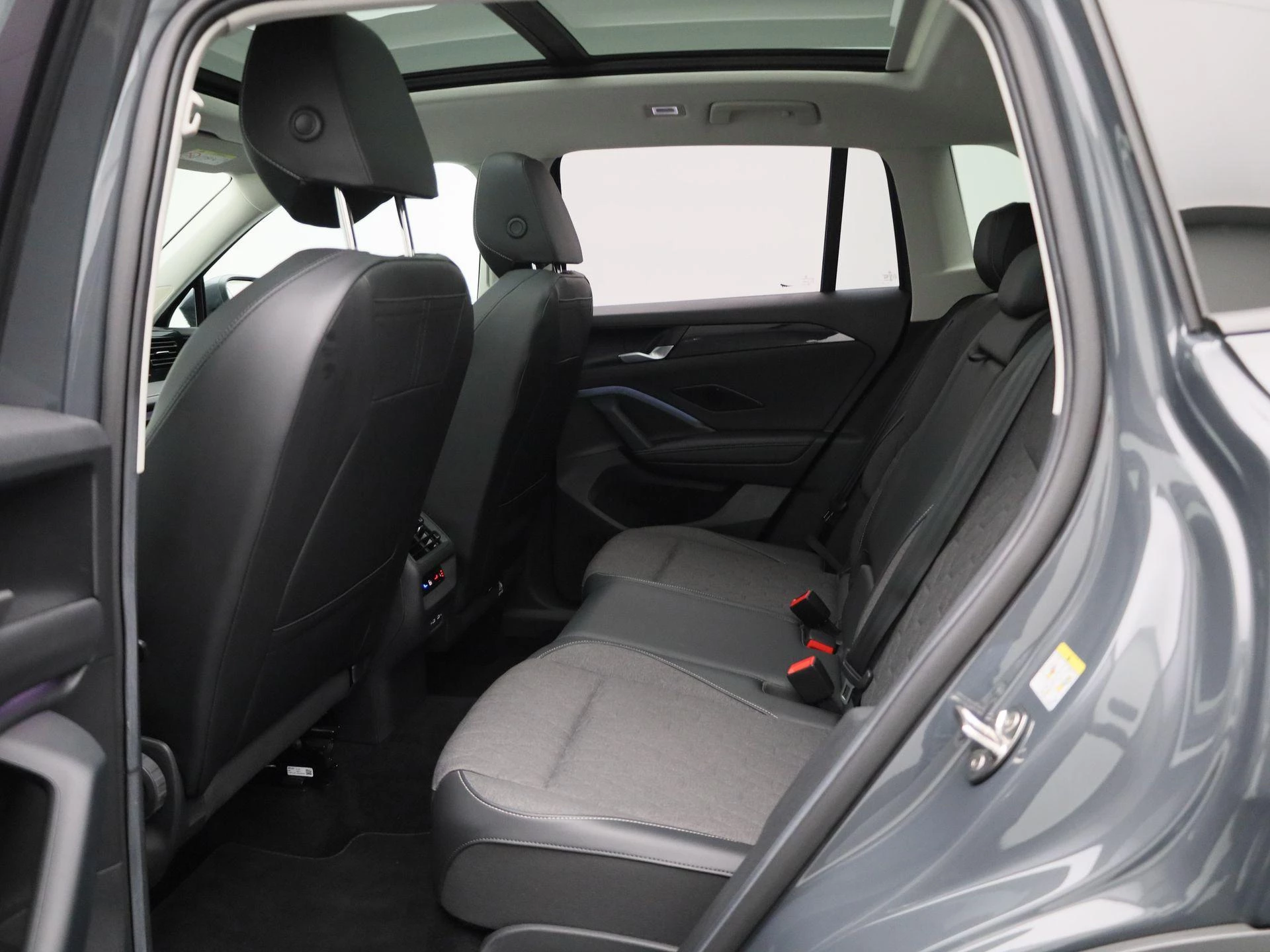 Volkswagen-Tiguan-image-9