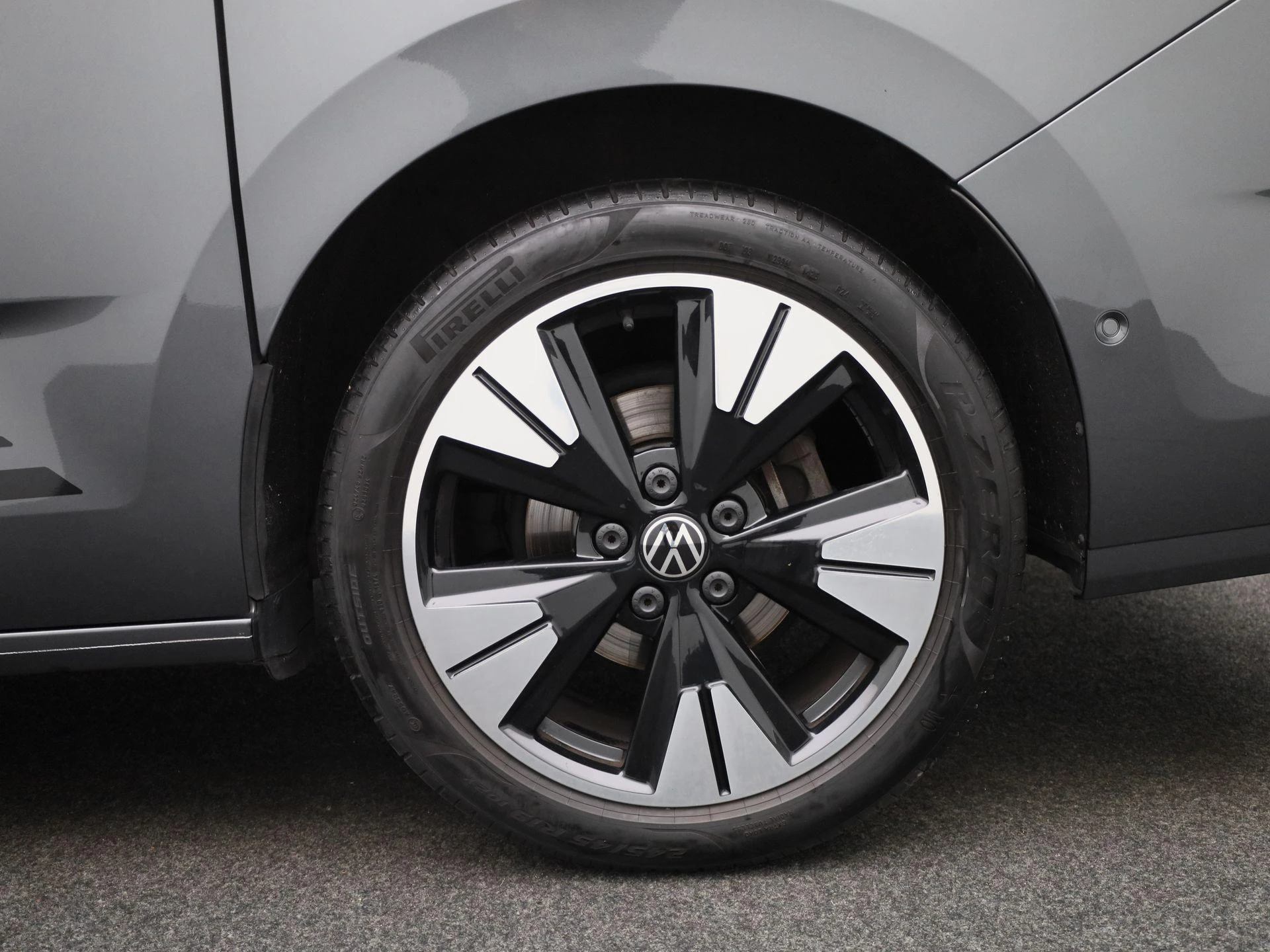Volkswagen-Multivan-image-14