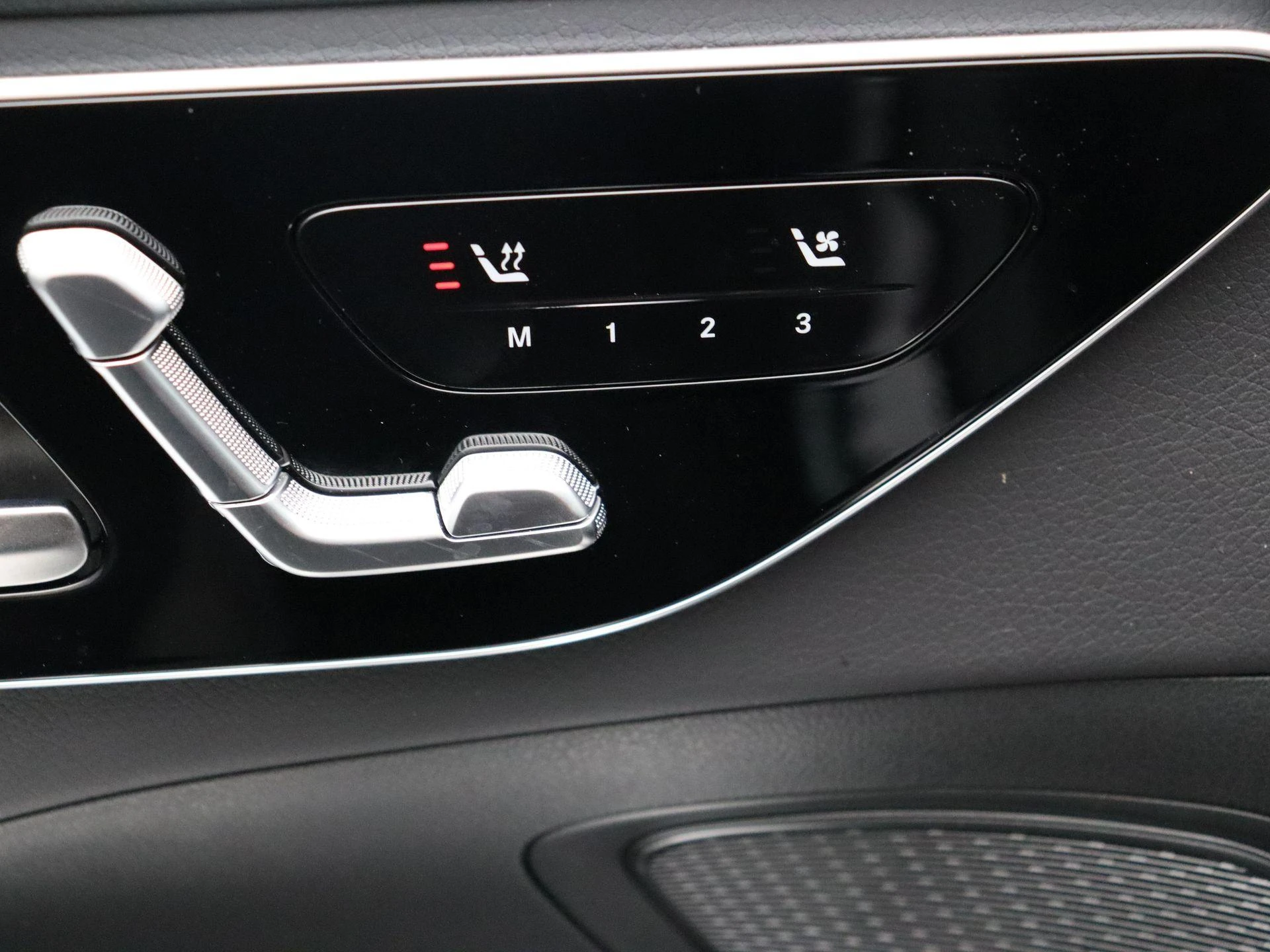 Mercedes-Benz-C-Klasse-image-8