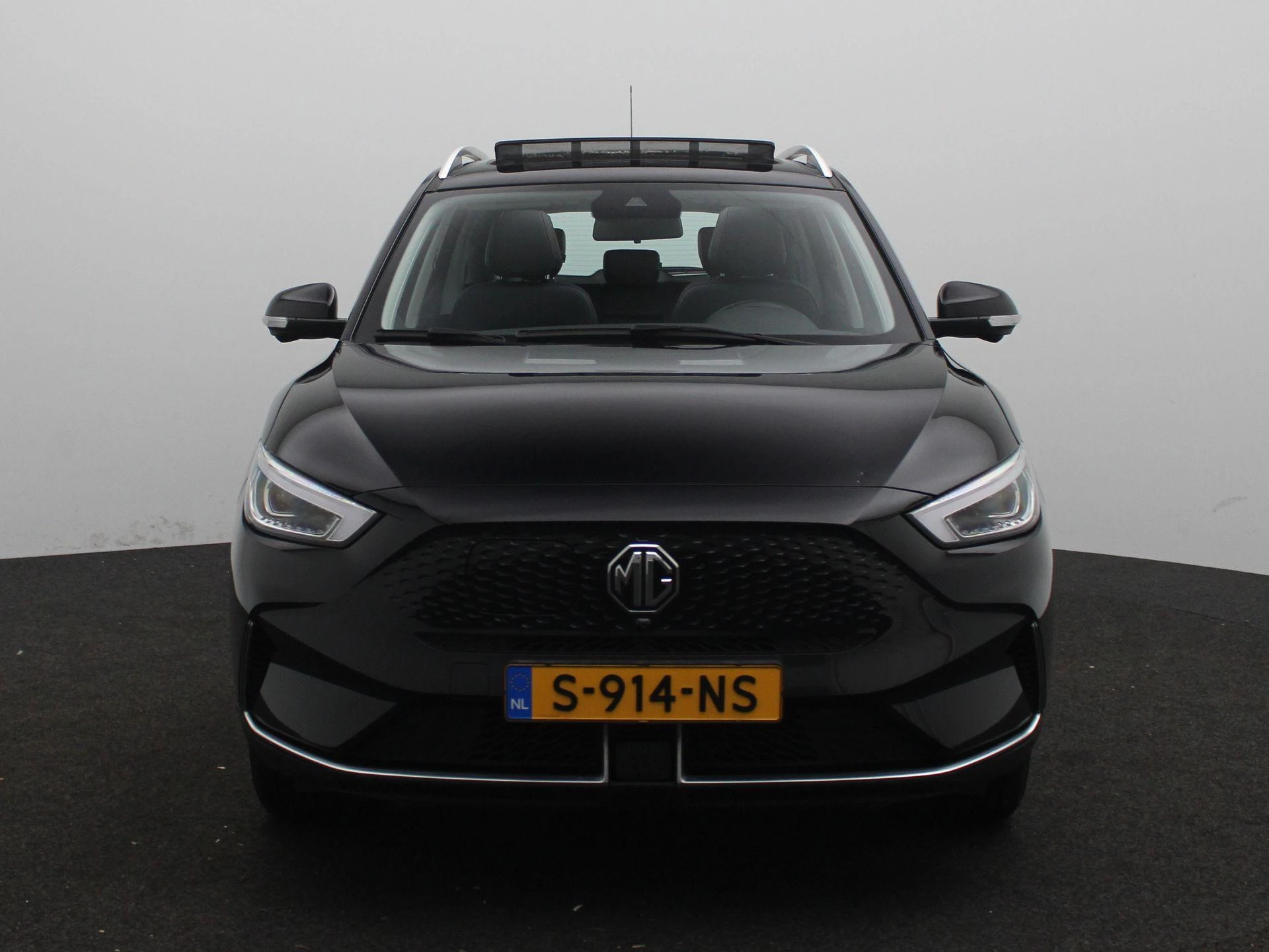 MG-ZS EV-image-3