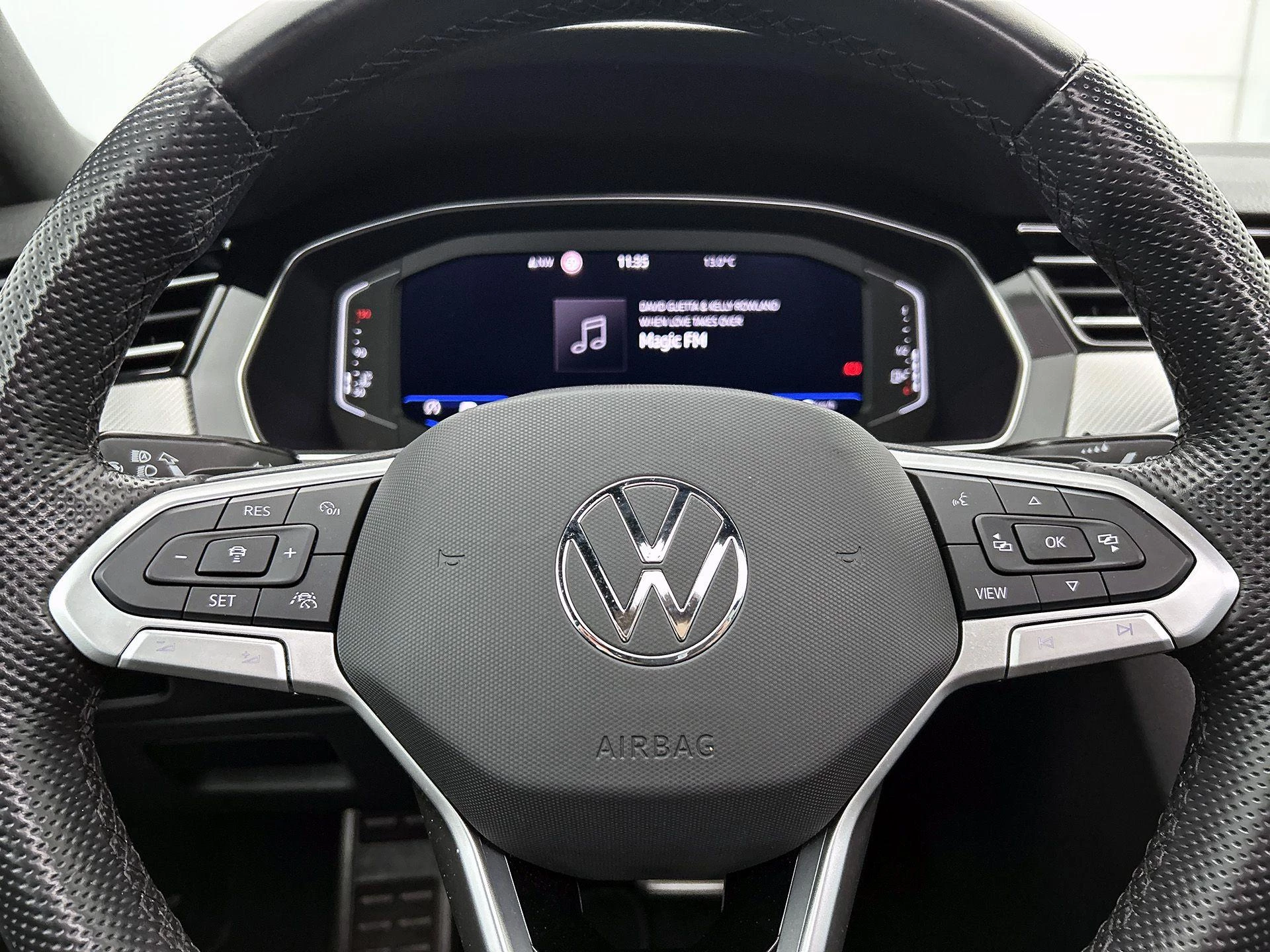 Volkswagen-Passat-image-51