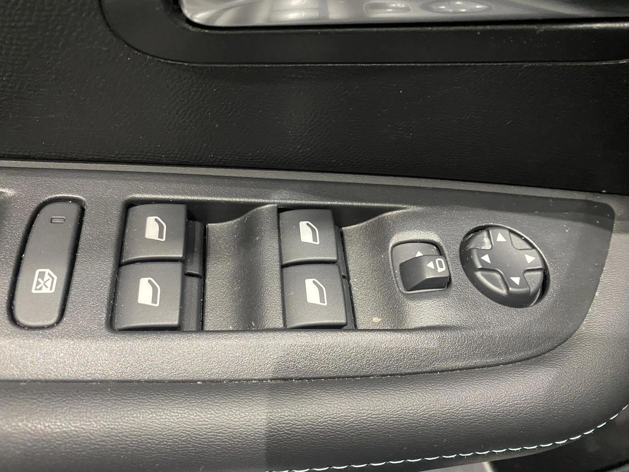 Peugeot-208-image-29