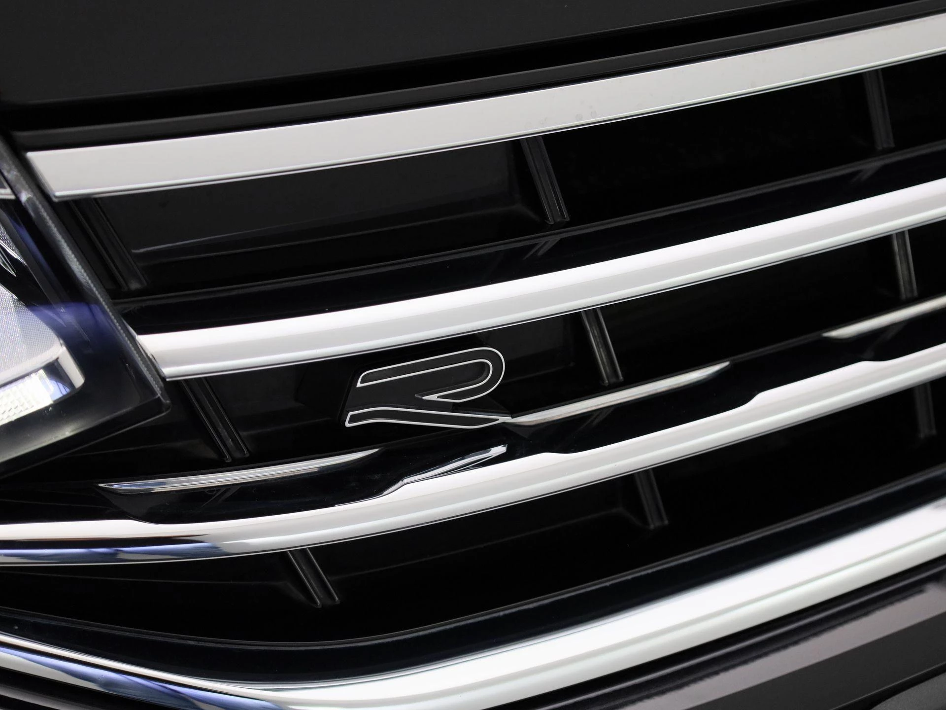 Volkswagen-Tiguan-image-37