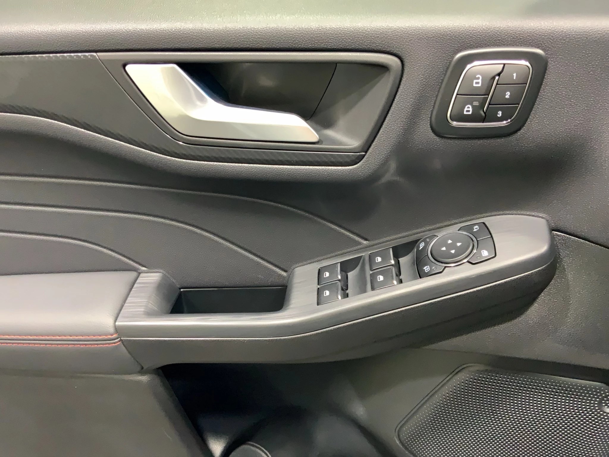 Ford Kuga ST-Line X Aut.*360GRAD*LED-MATRIX*NAVI*GRA*WINTER-PKT.