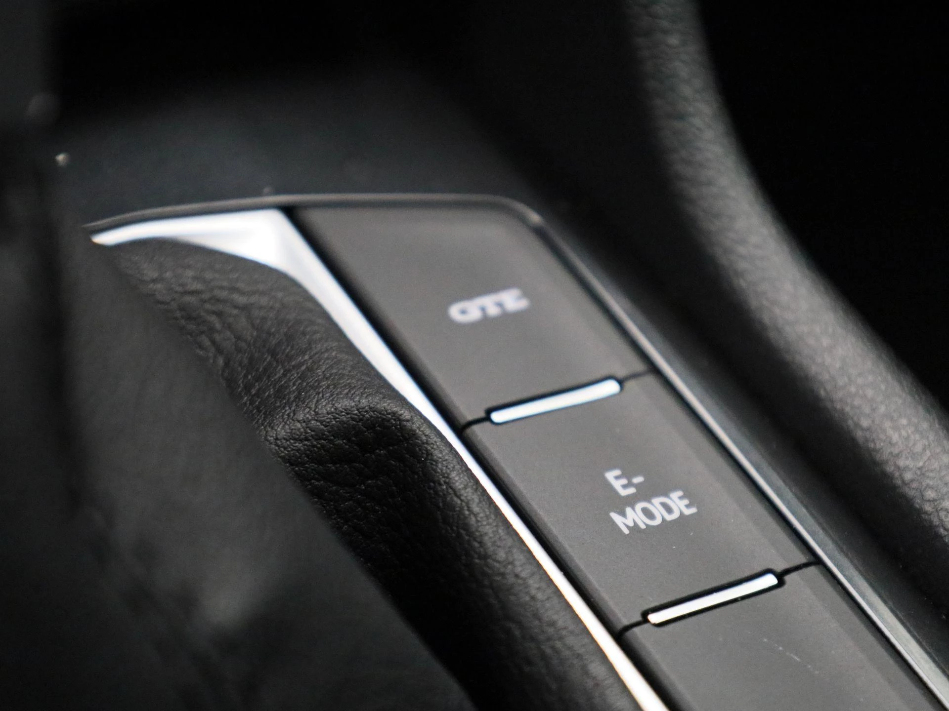 Volkswagen-Tiguan-image-24