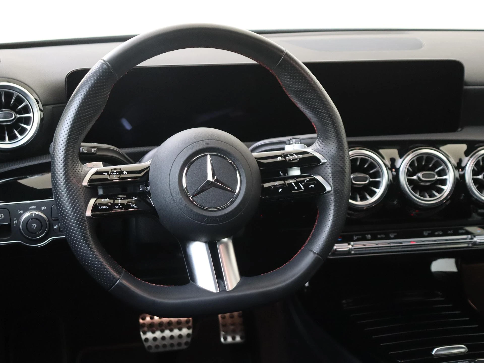 Mercedes-Benz A-Klasse 180 AMG Line