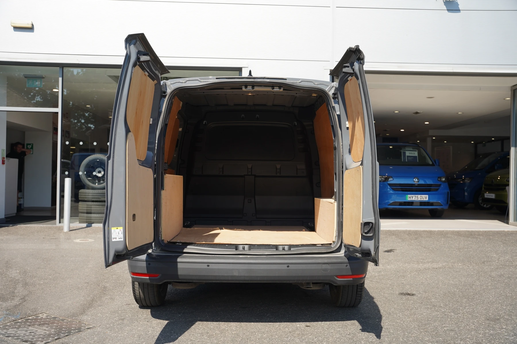 Volkswagen-Caddy-image-26