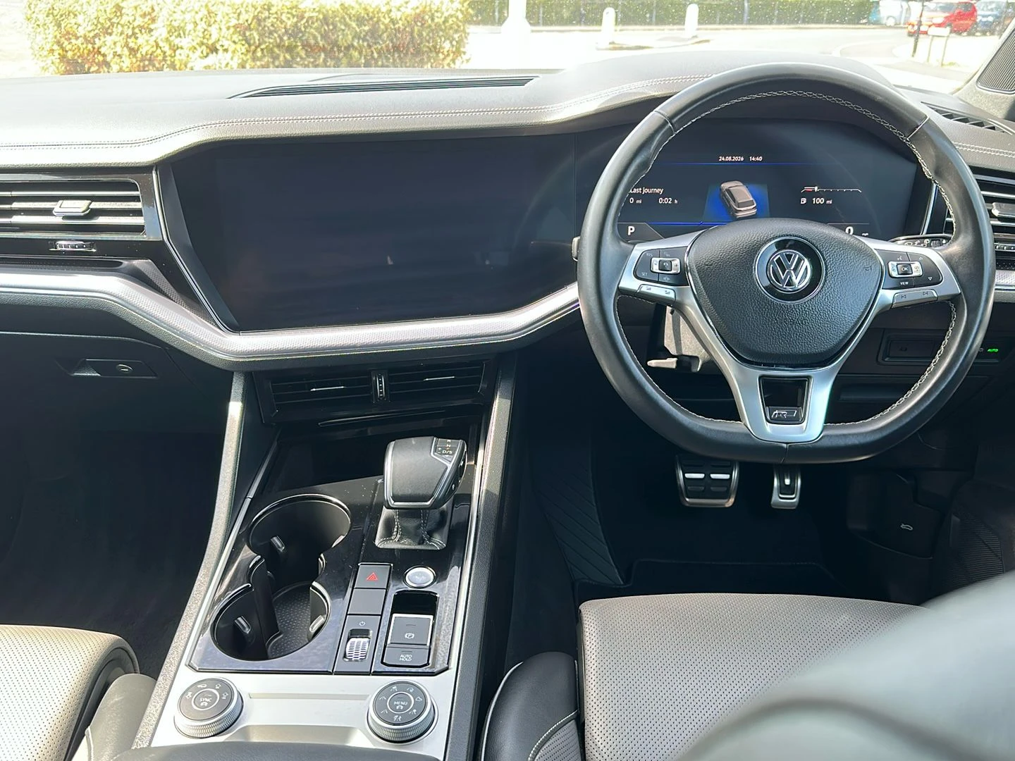 Volkswagen-Touareg-image-3