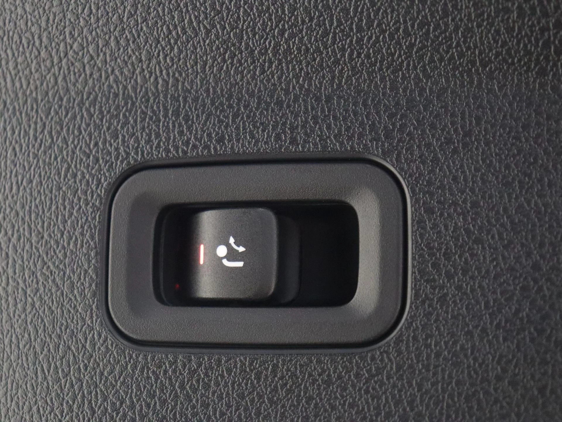 Mercedes-Benz-GLE-image-42