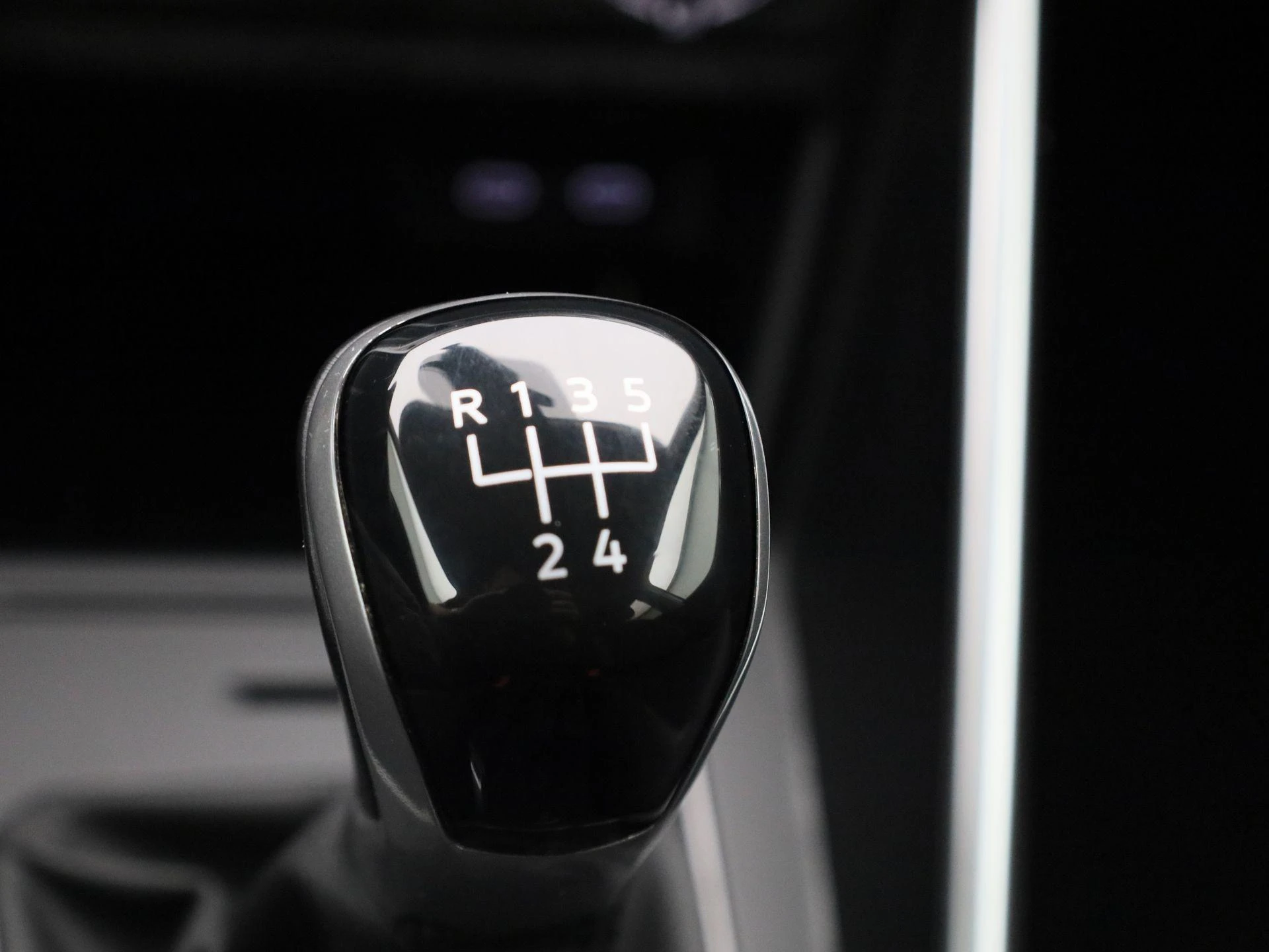 Volkswagen-Polo-image-19