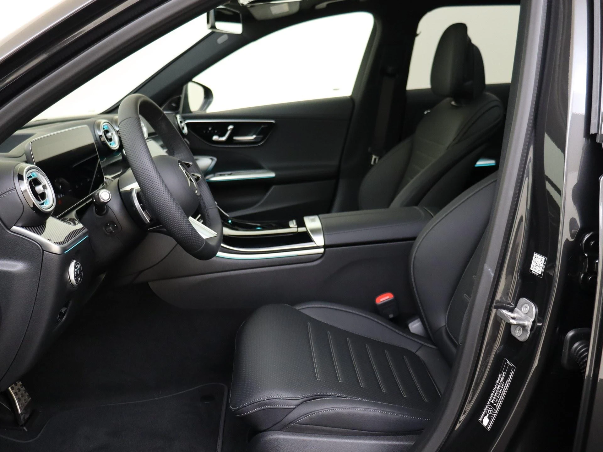 Mercedes-Benz-C-Klasse-image-12