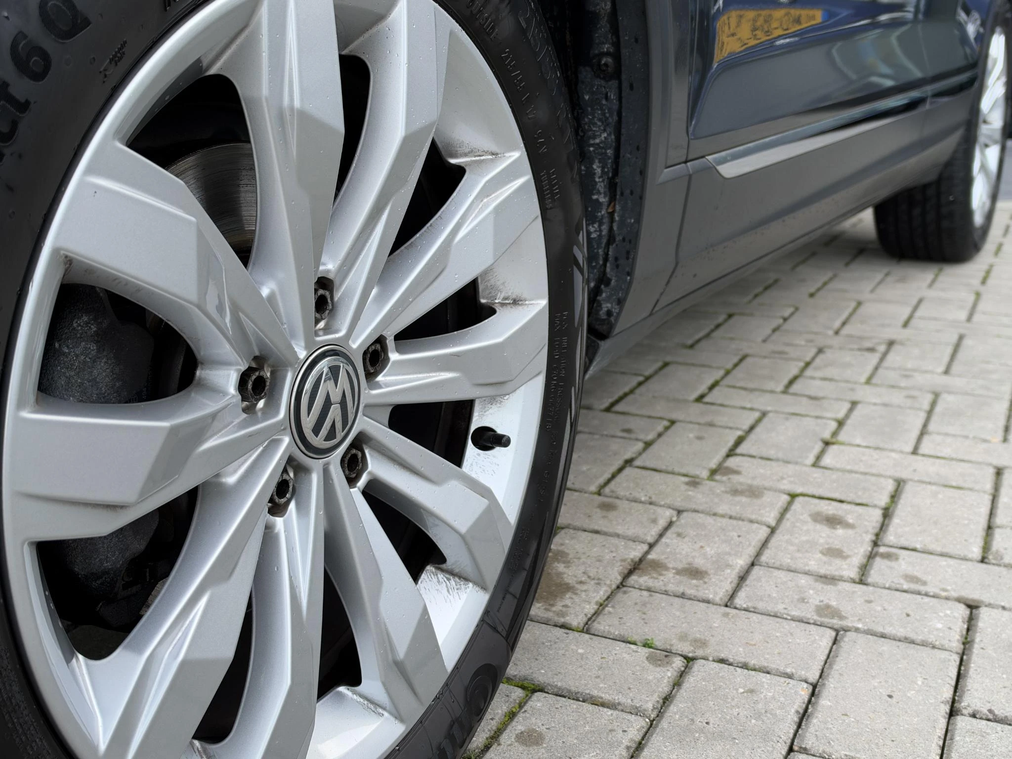 Volkswagen-T-Roc-image-1
