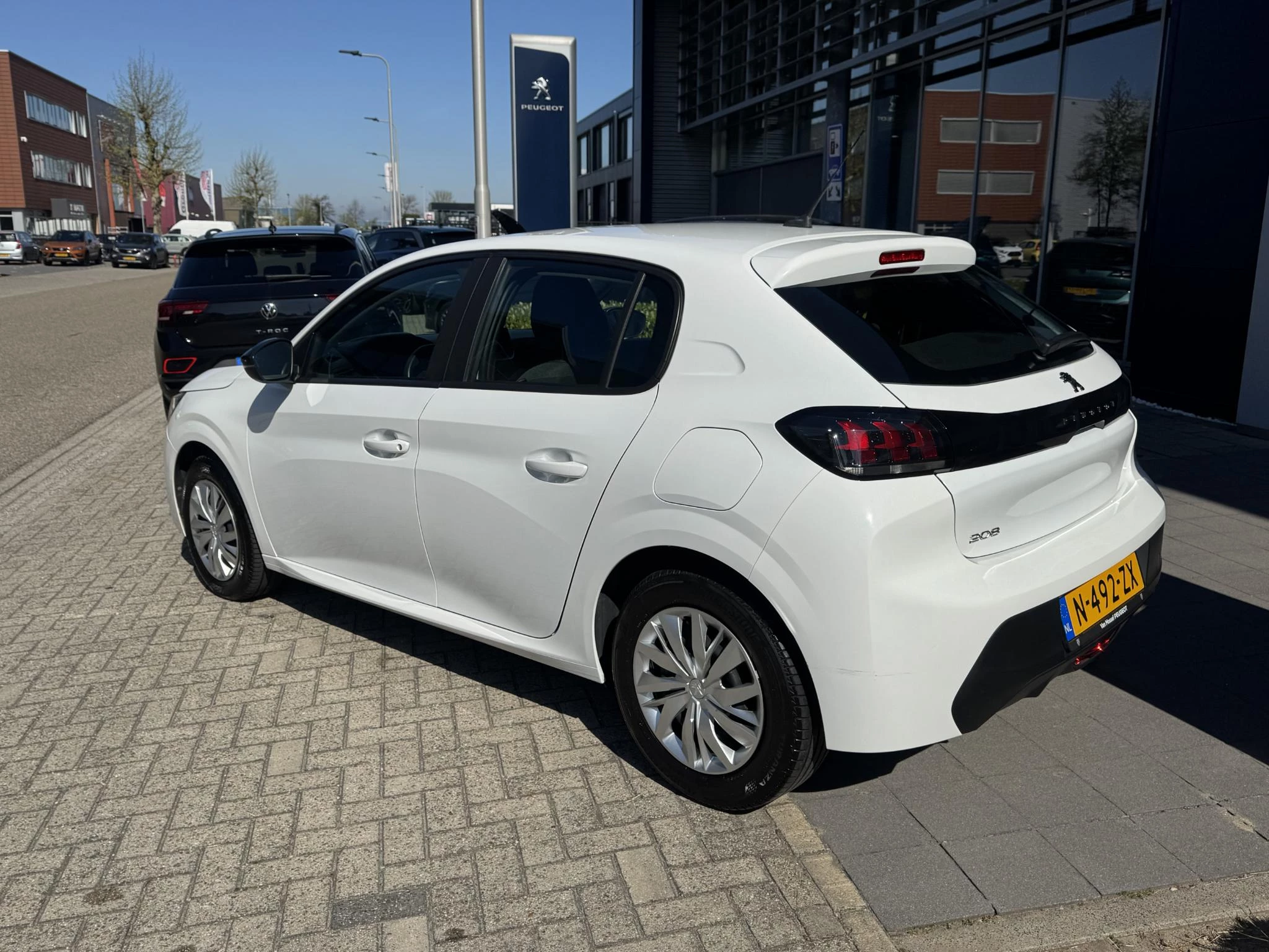 Peugeot-208-image-3