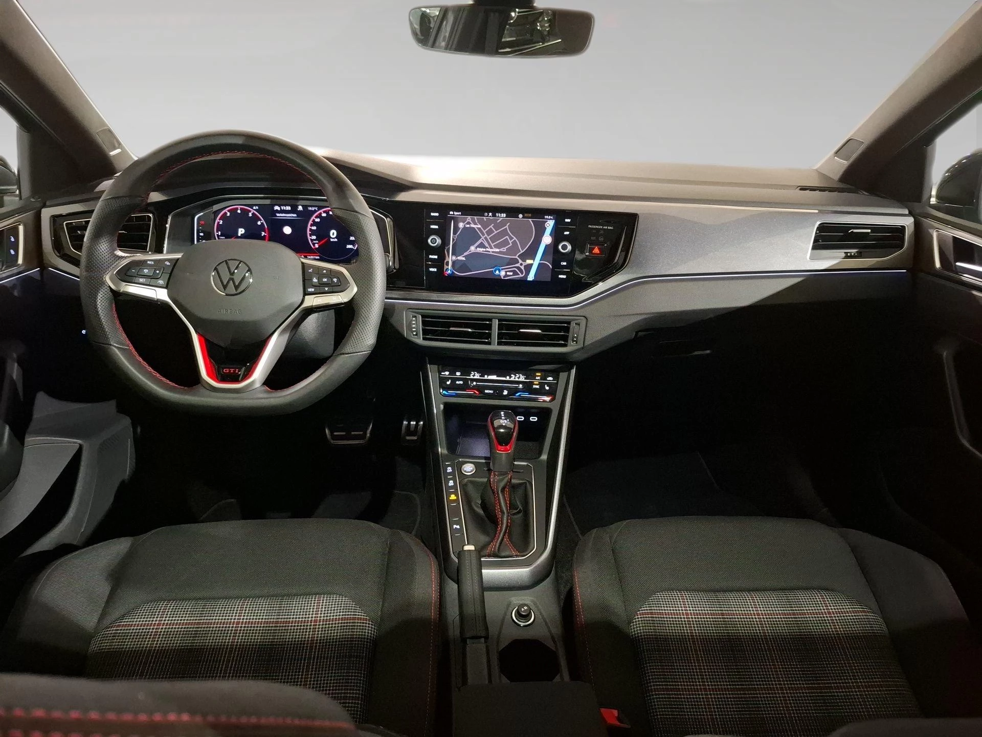 Volkswagen-Polo-image-4