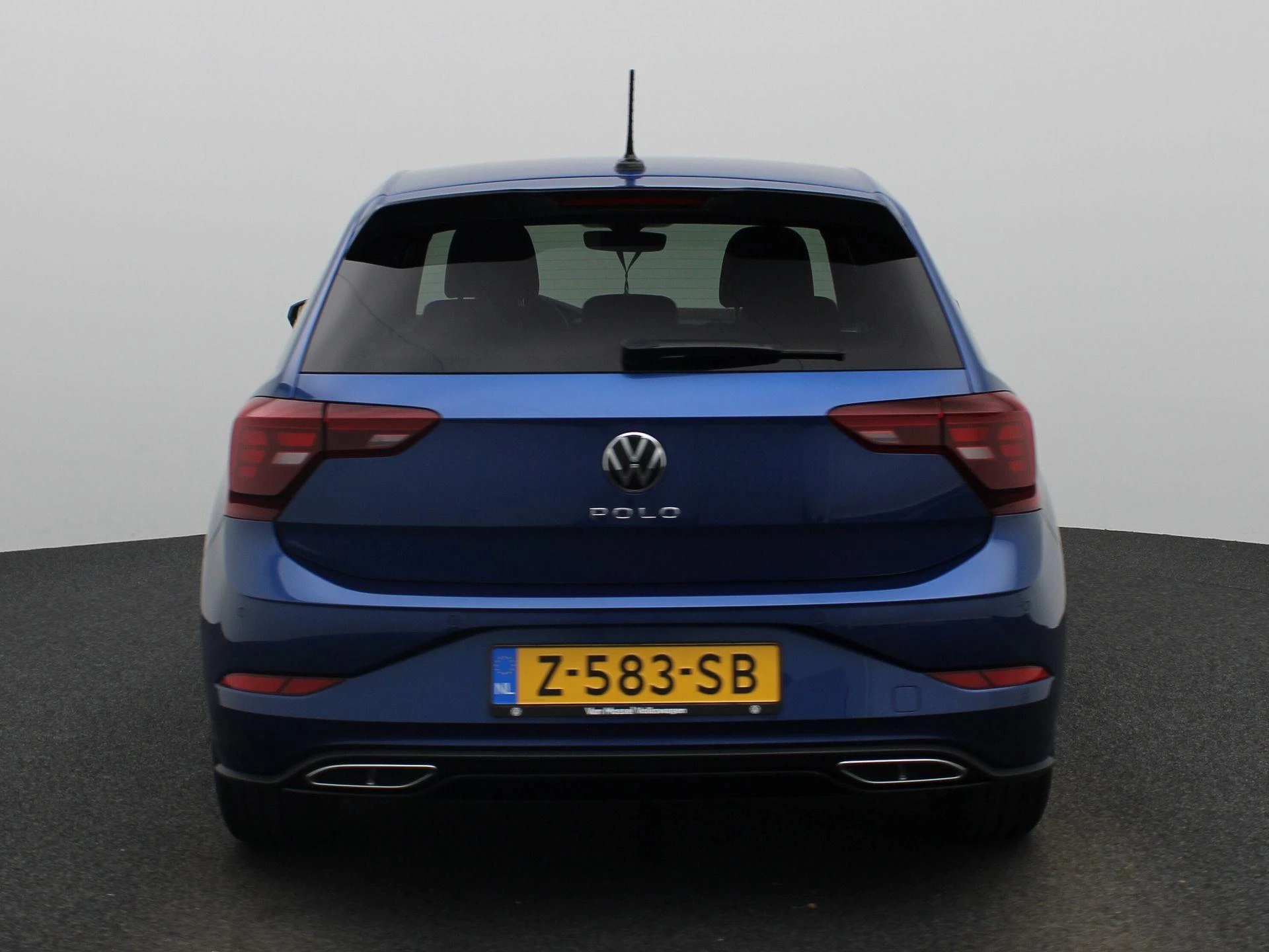 Volkswagen-Polo-image-3