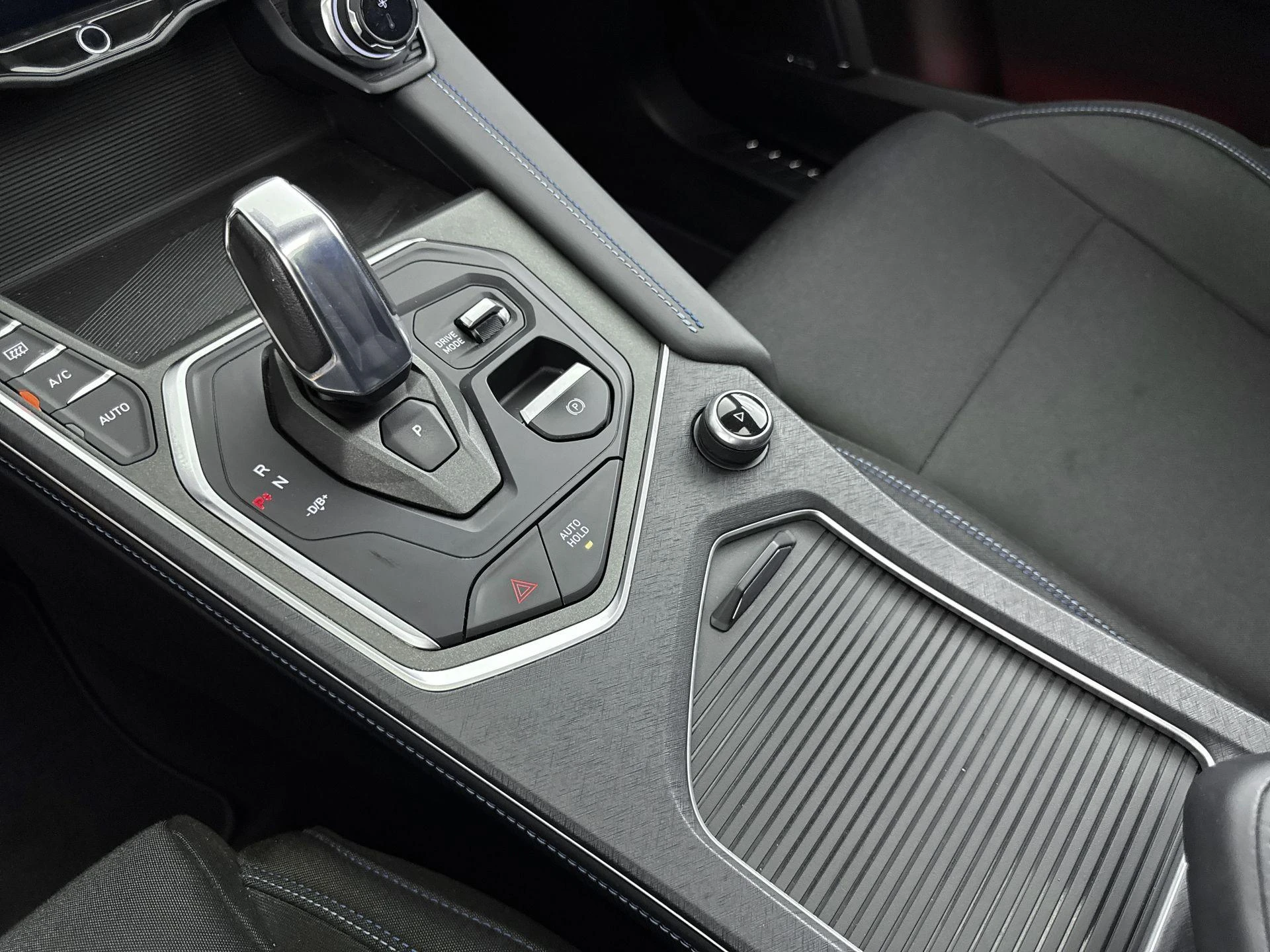 Lynk & Co-01-image-20
