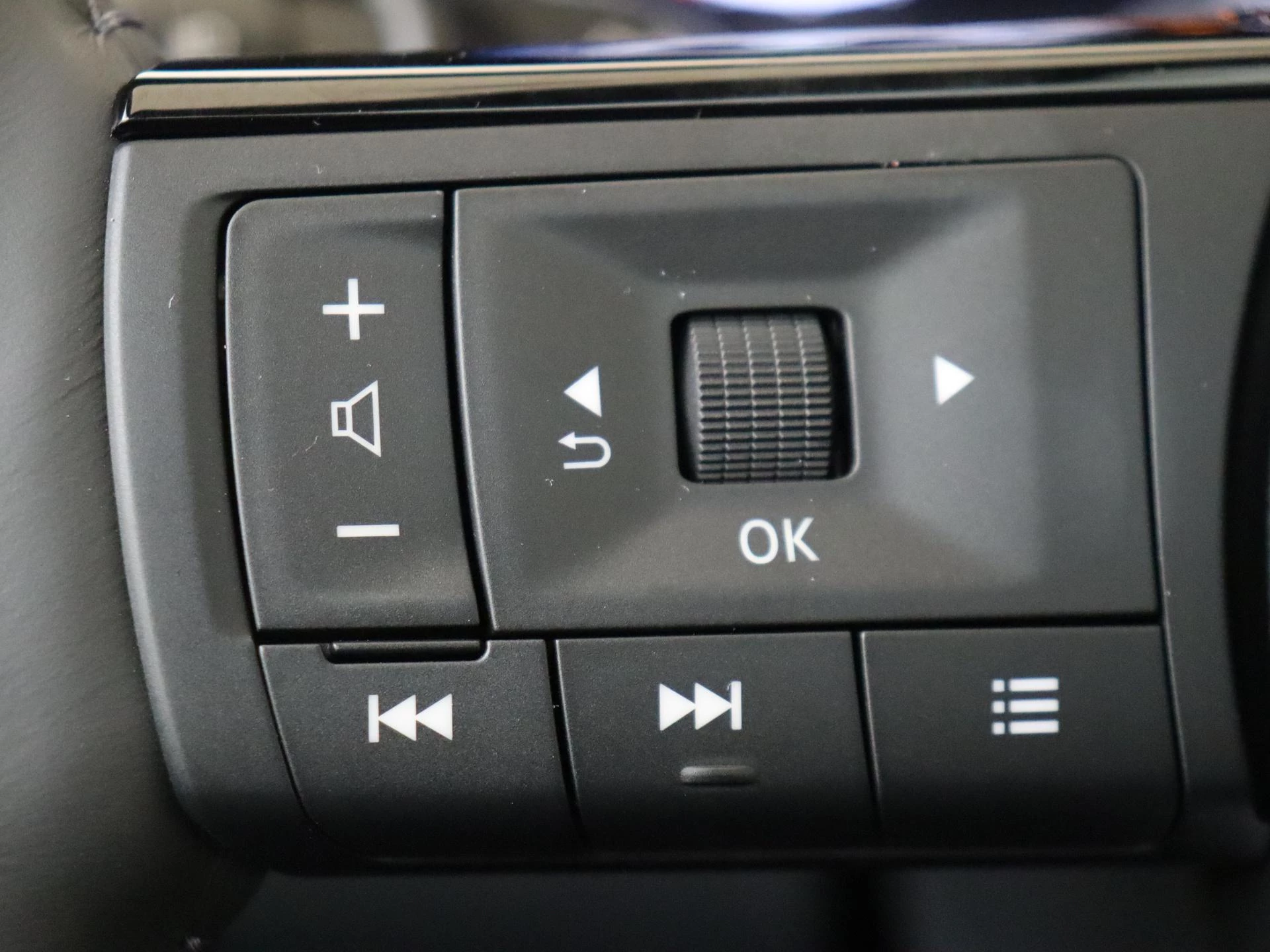 Nissan-QASHQAI-image-16