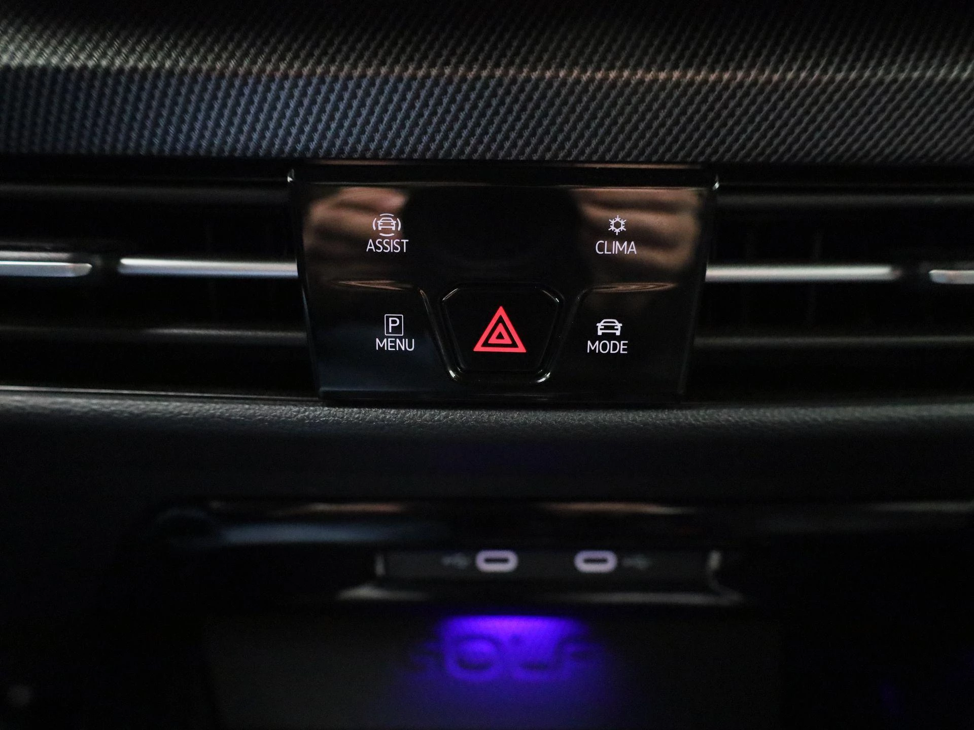 Volkswagen-Golf-image-26