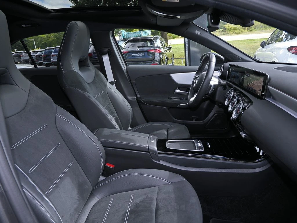 Mercedes-Benz-A-Klasse 200-image-11