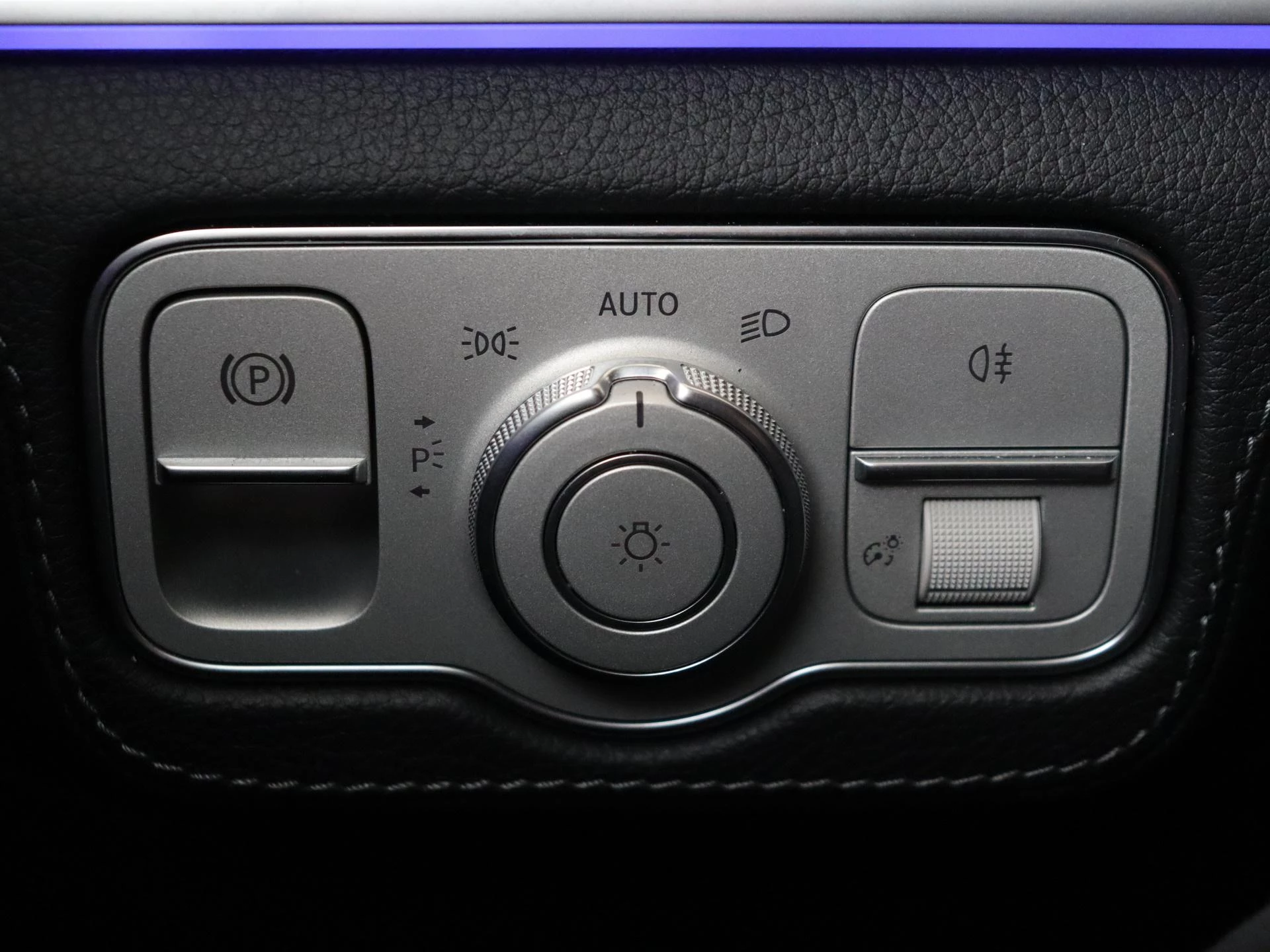 Mercedes-Benz-GLE-image-26