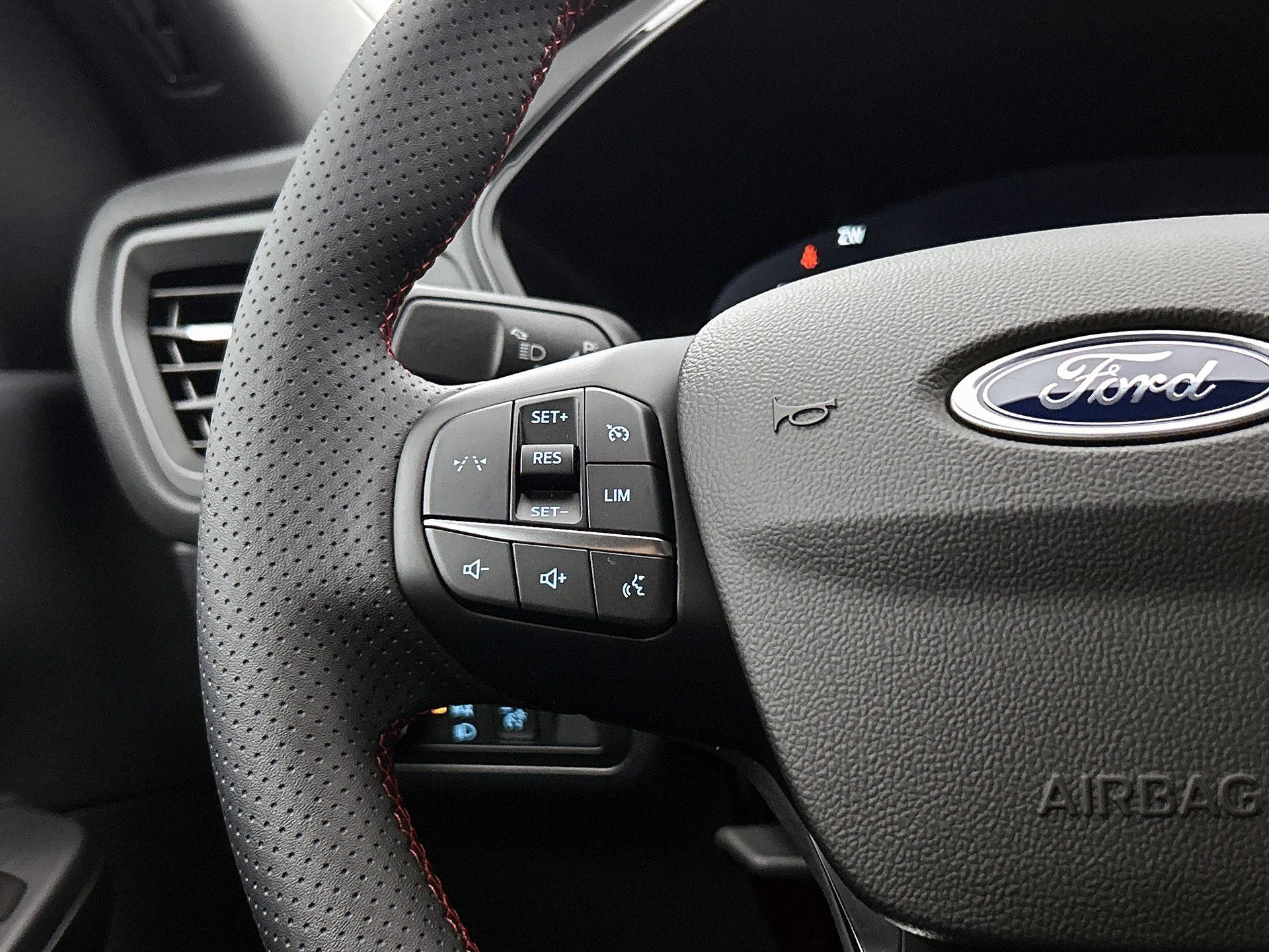 Ford-Kuga-image-5