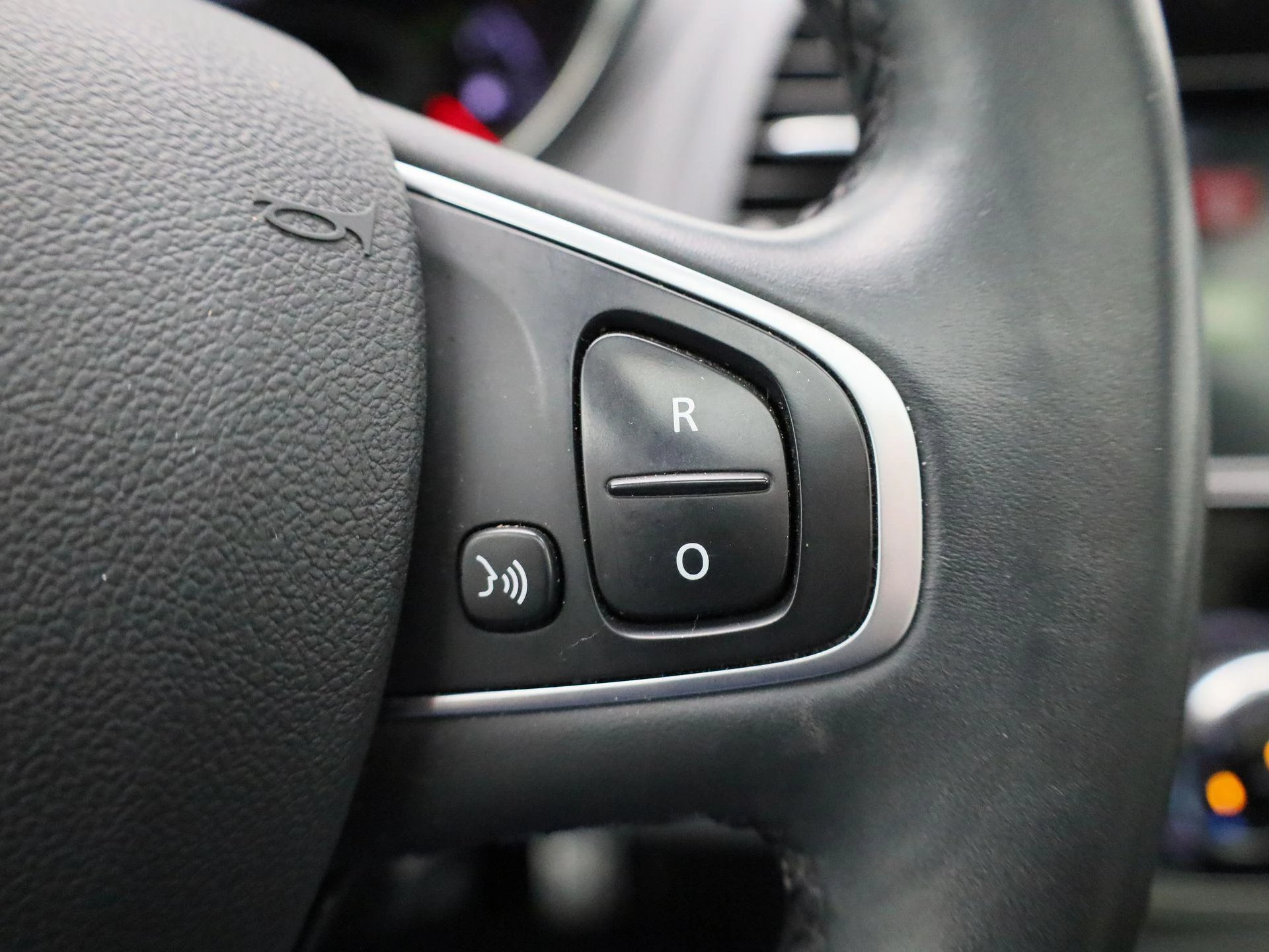 Renault-Captur-image-17