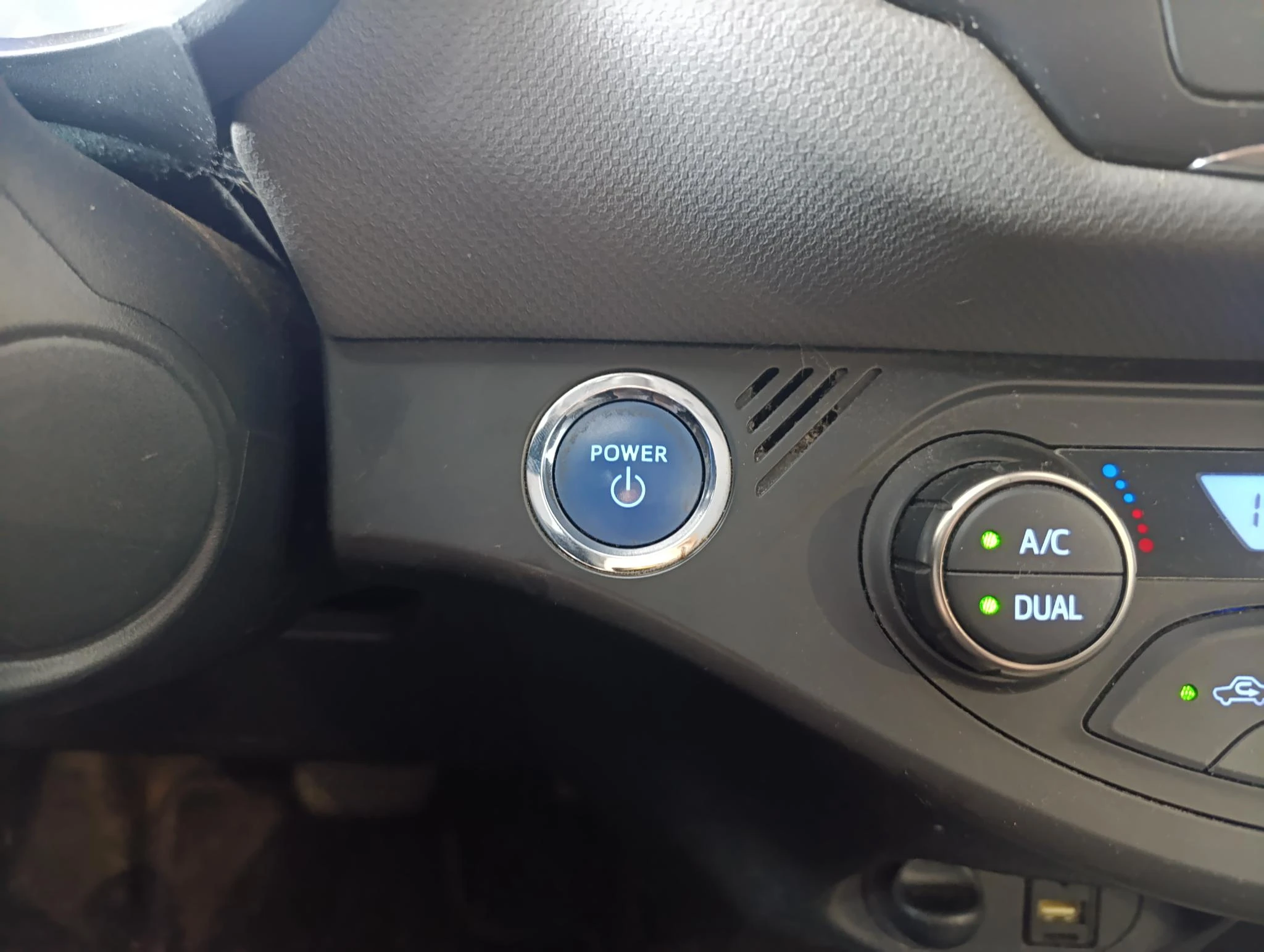 Toyota-Yaris-image-10