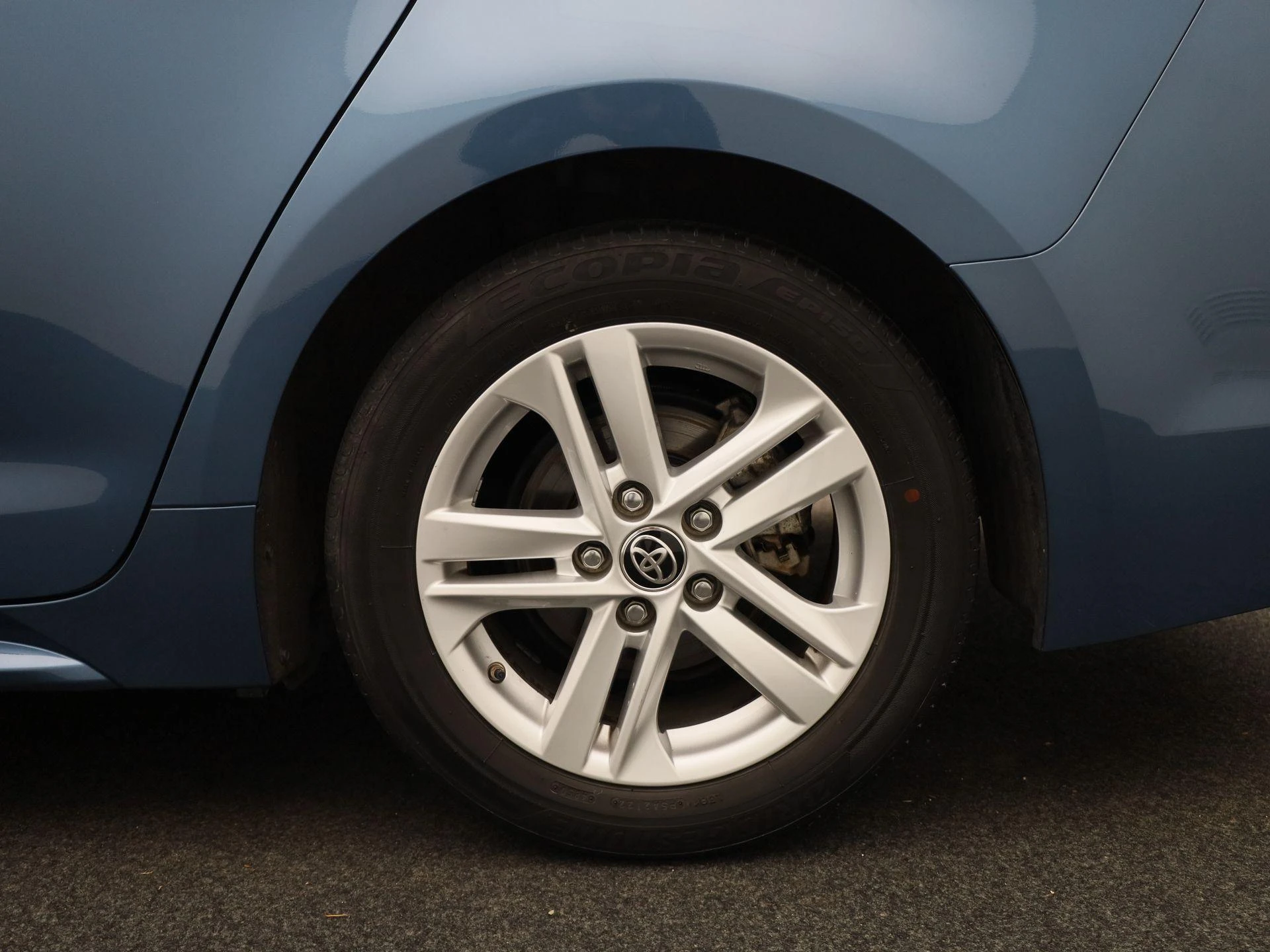 Toyota-Corolla Touring Sports-image-13