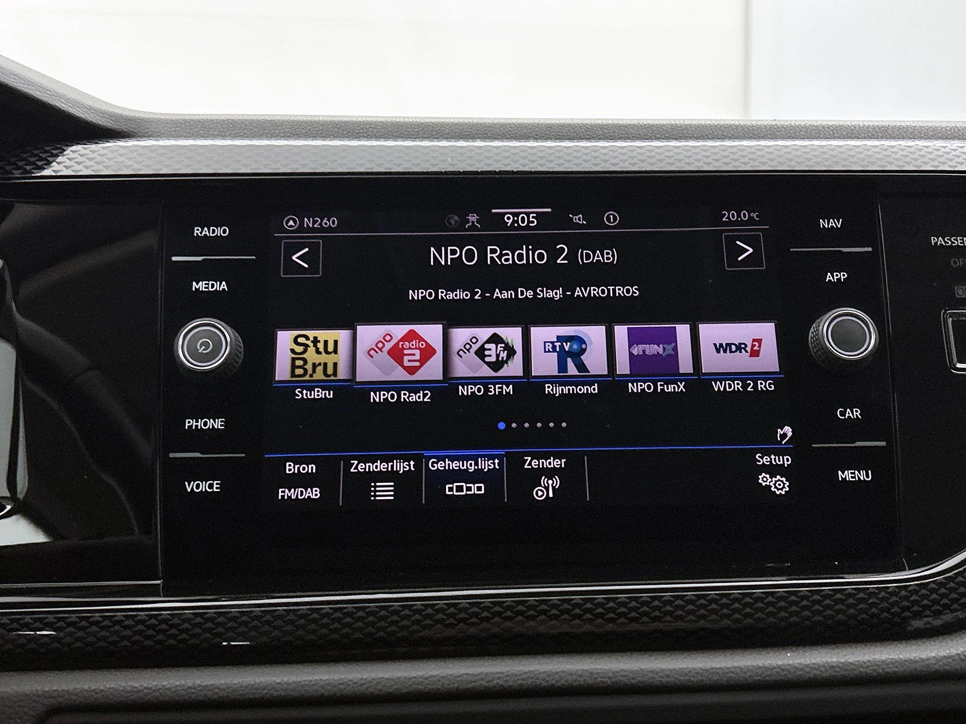 Volkswagen-Polo-image-14