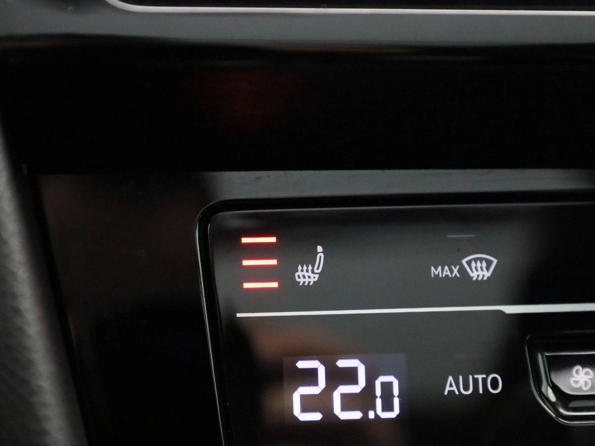 Volkswagen-Passat-image-22