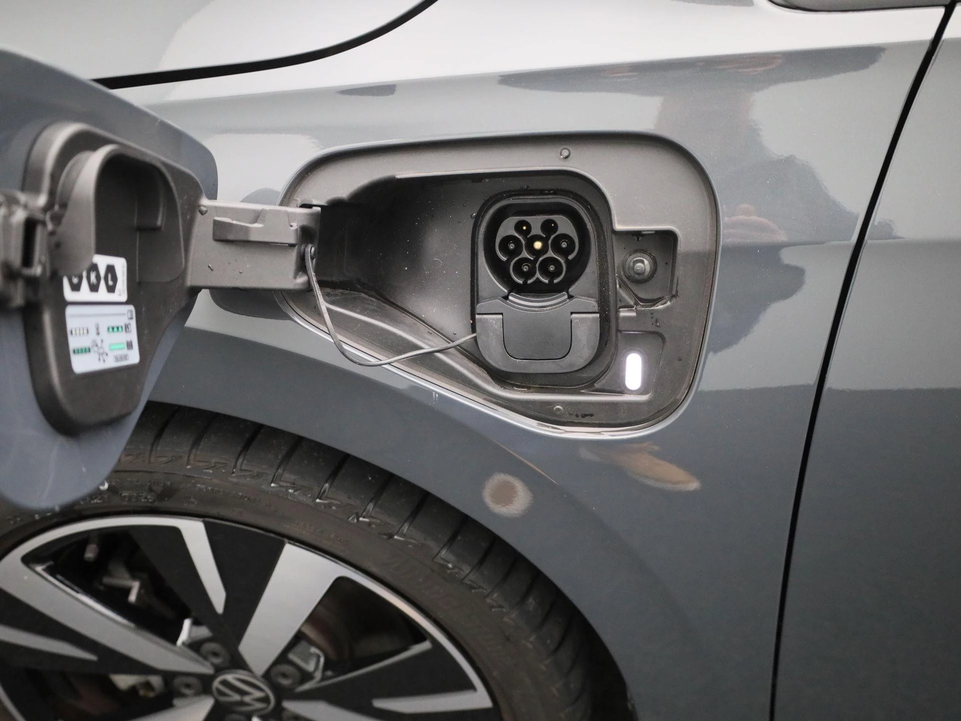 Volkswagen-Golf-image-32