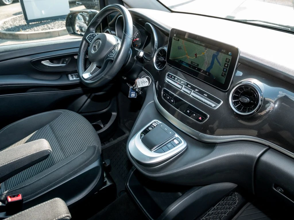 Mercedes-Benz-V-Klasse 300-image-7