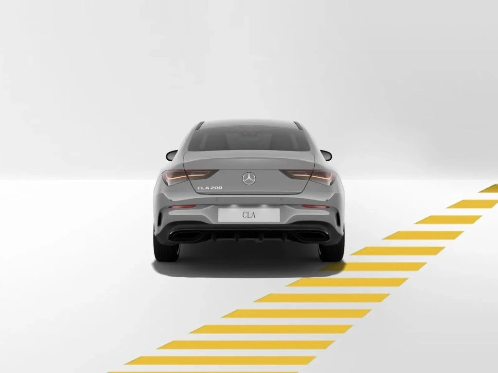 Mercedes-Benz-CLA 200-image-5