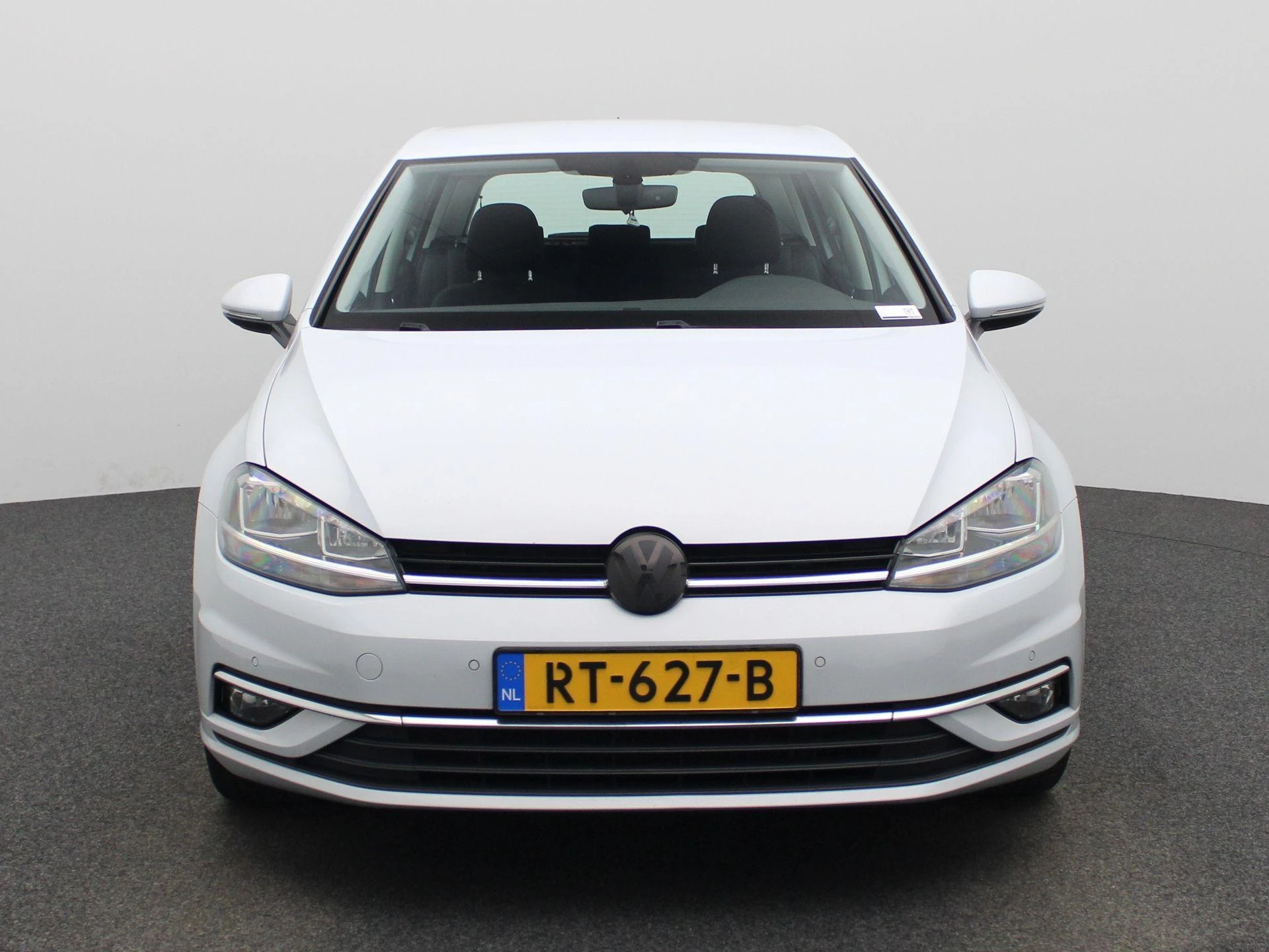 Volkswagen-Golf-image-2