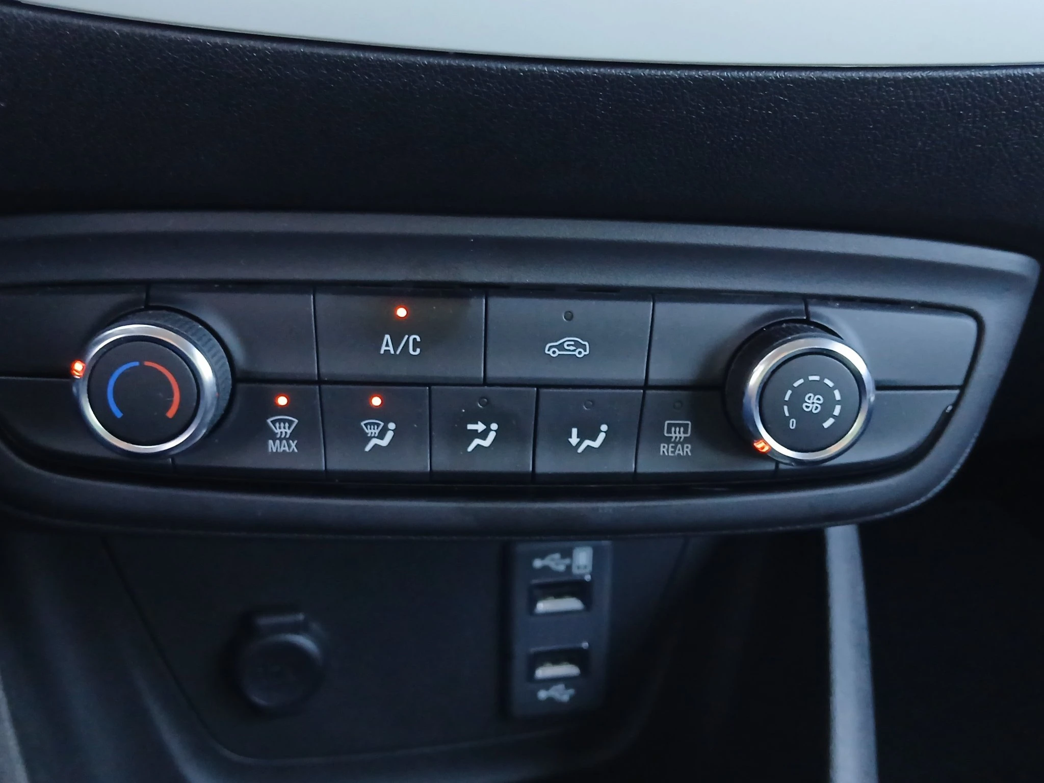 Opel-Crossland X-image-25