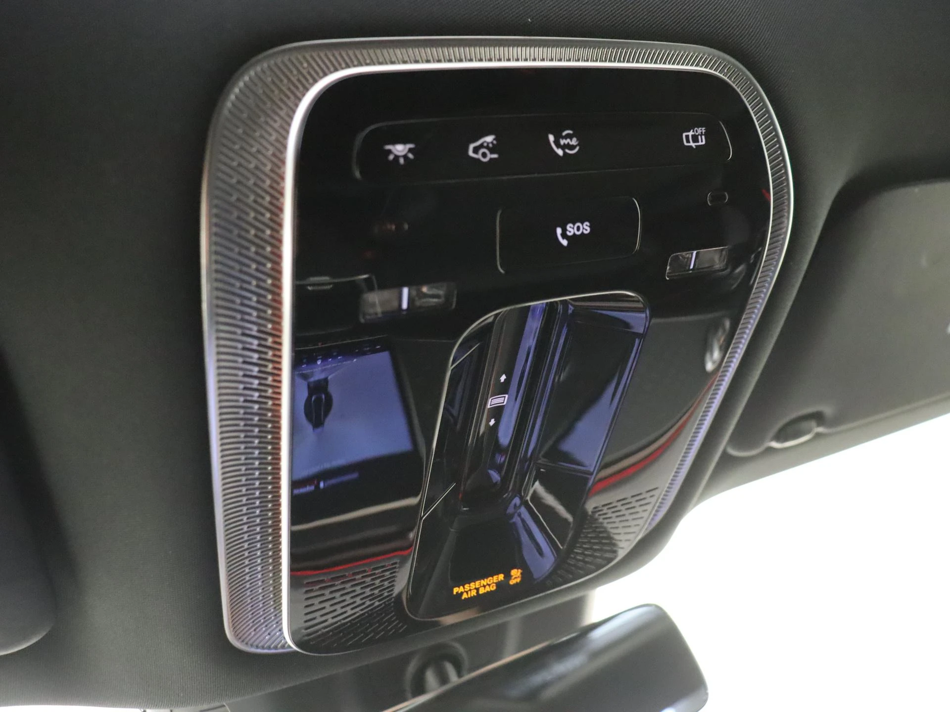 Mercedes-Benz-EQS-image-21