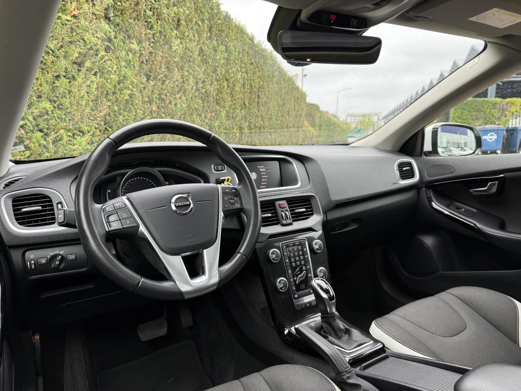 Volvo-V40-image-1