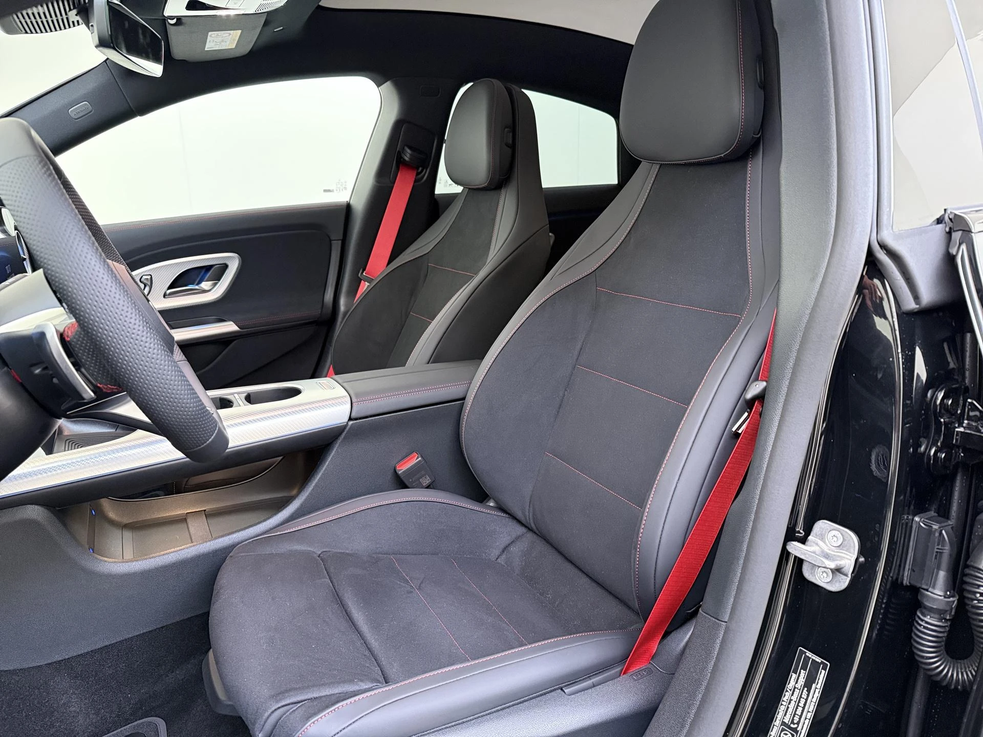 Mercedes-Benz-CLA-image-14