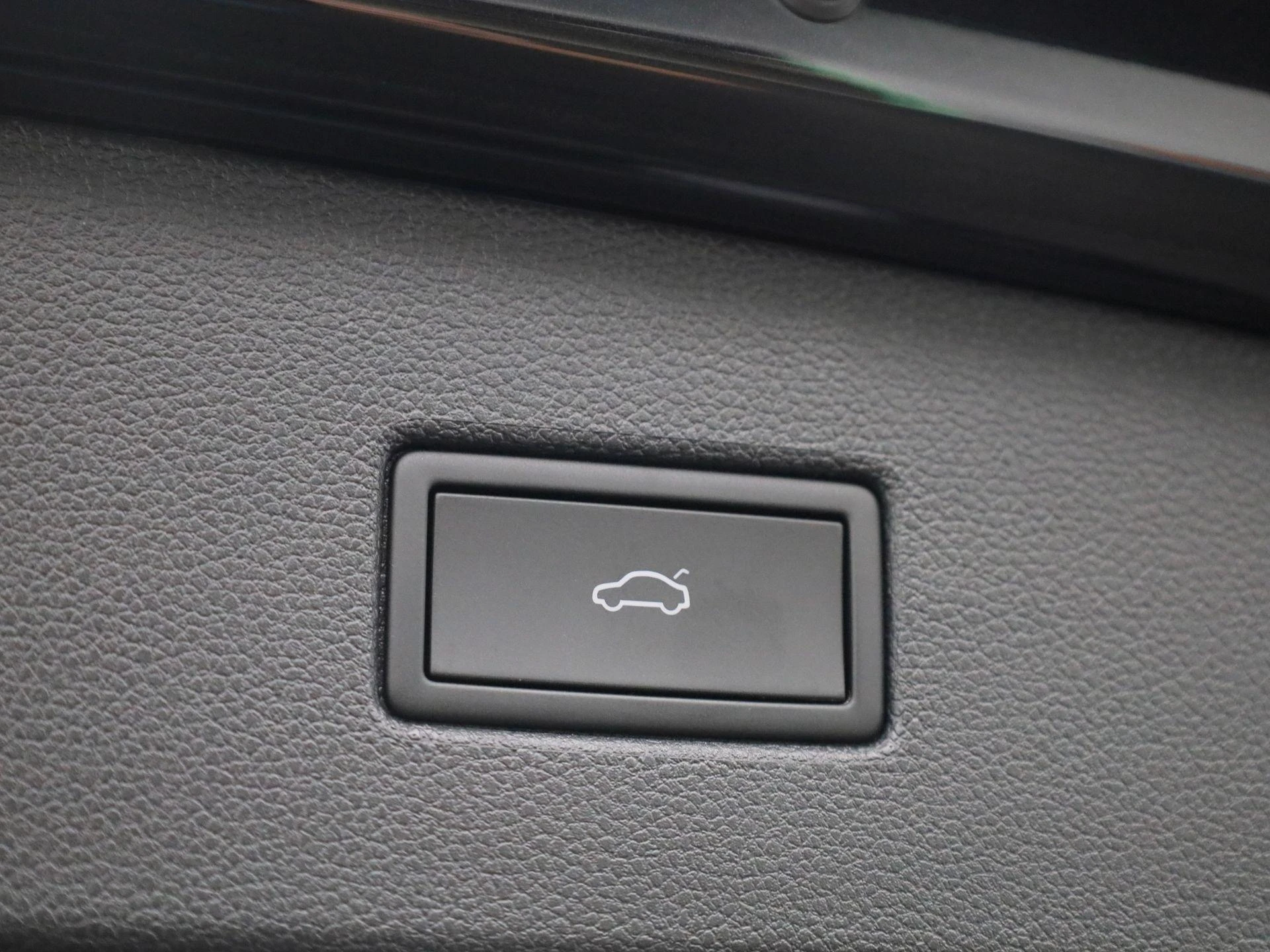 Volkswagen-Tiguan-image-14
