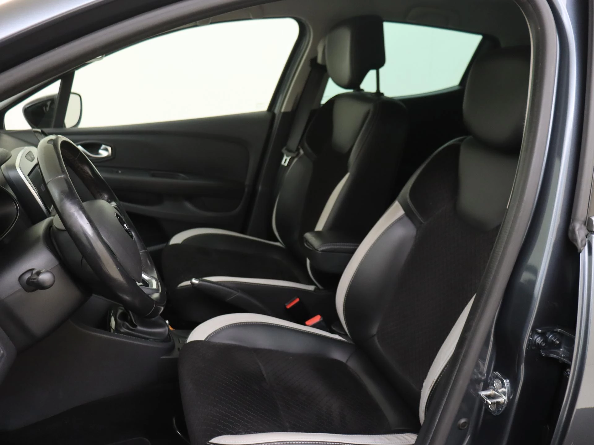 Renault-Clio-image-10