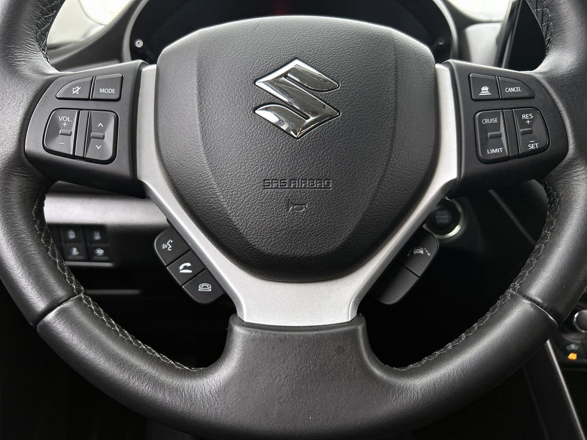 Suzuki-S-Cross-image-33
