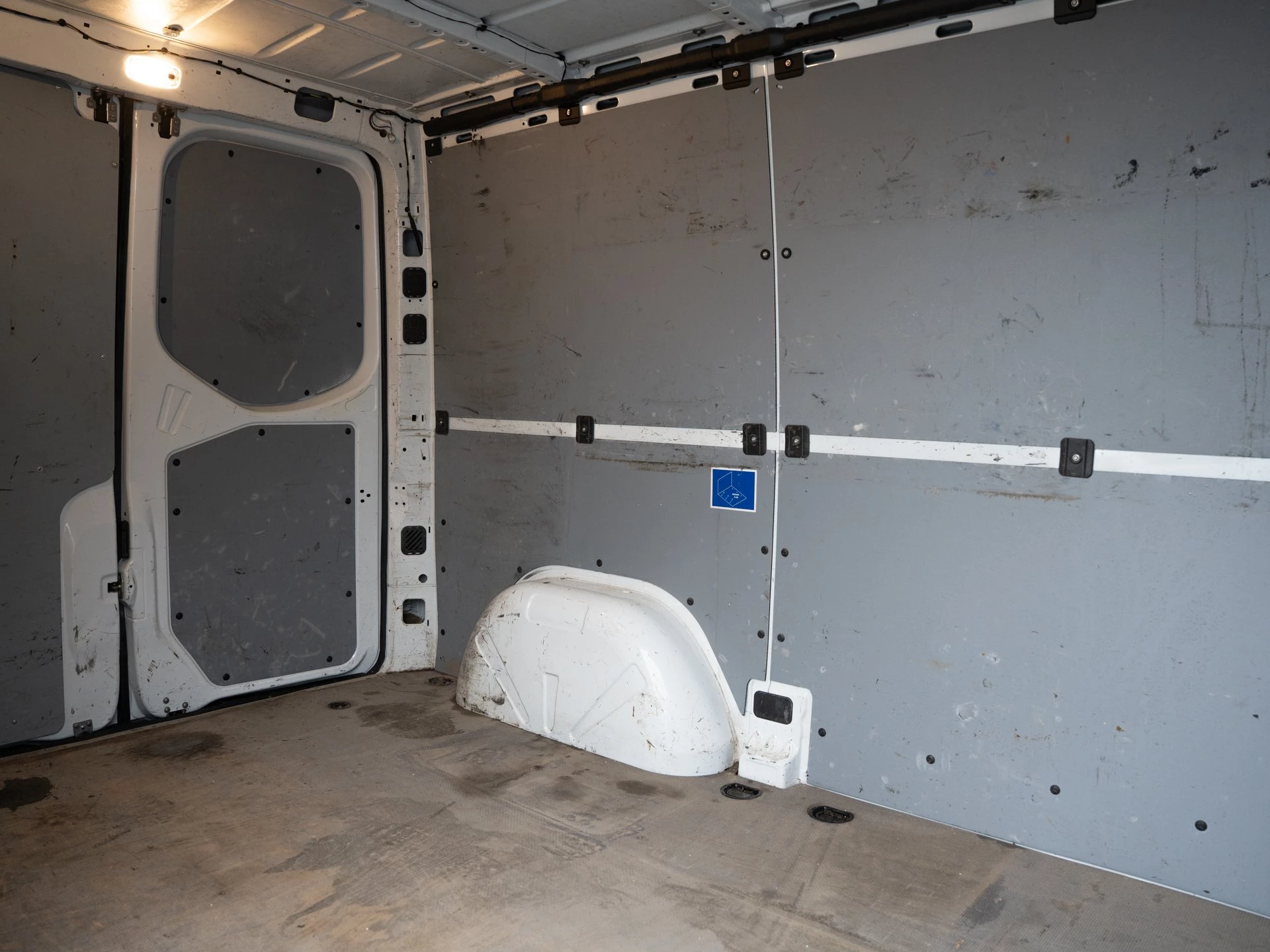 Mercedes-Benz-Sprinter-image-6