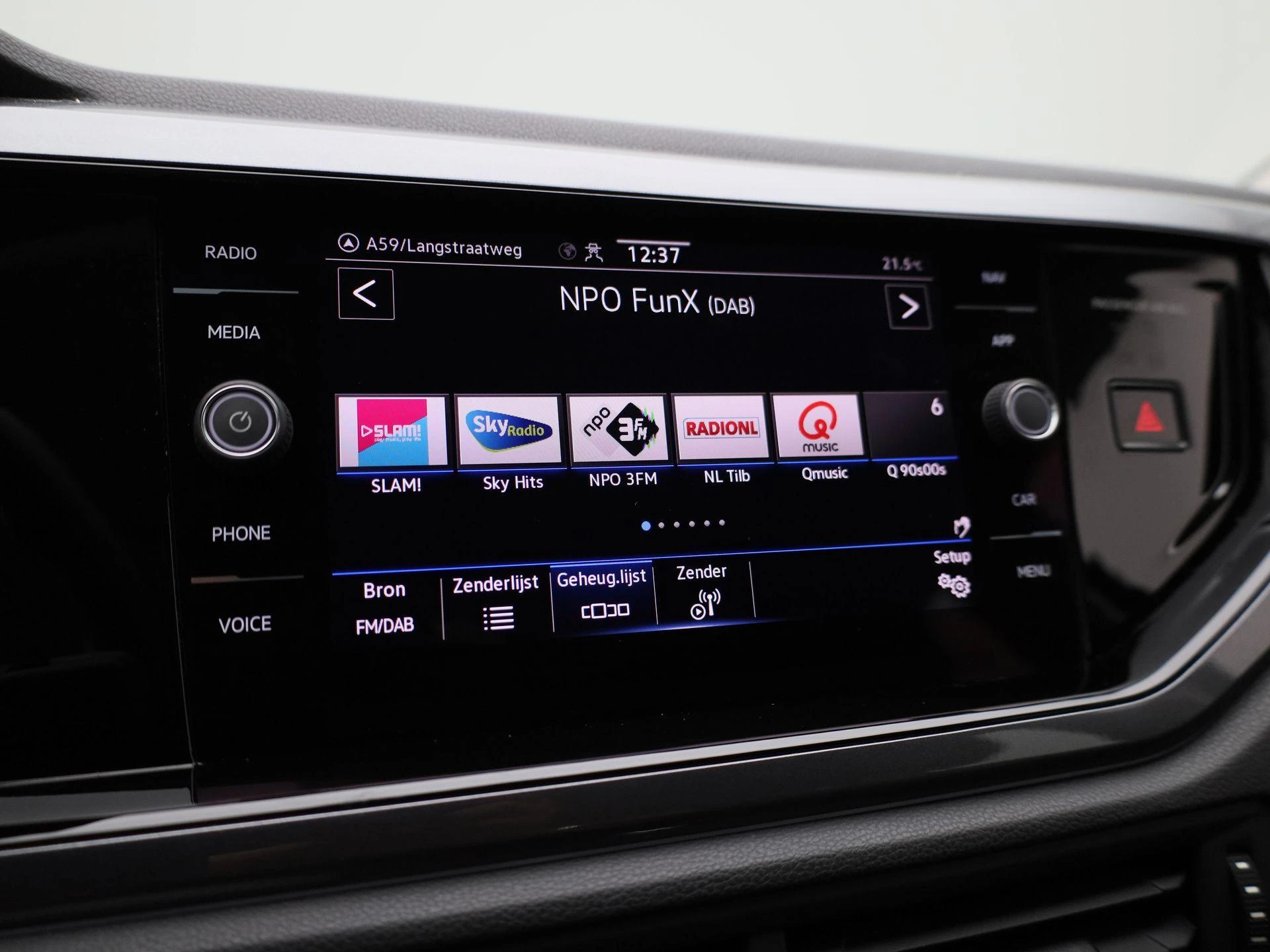 Volkswagen-Polo-image-25