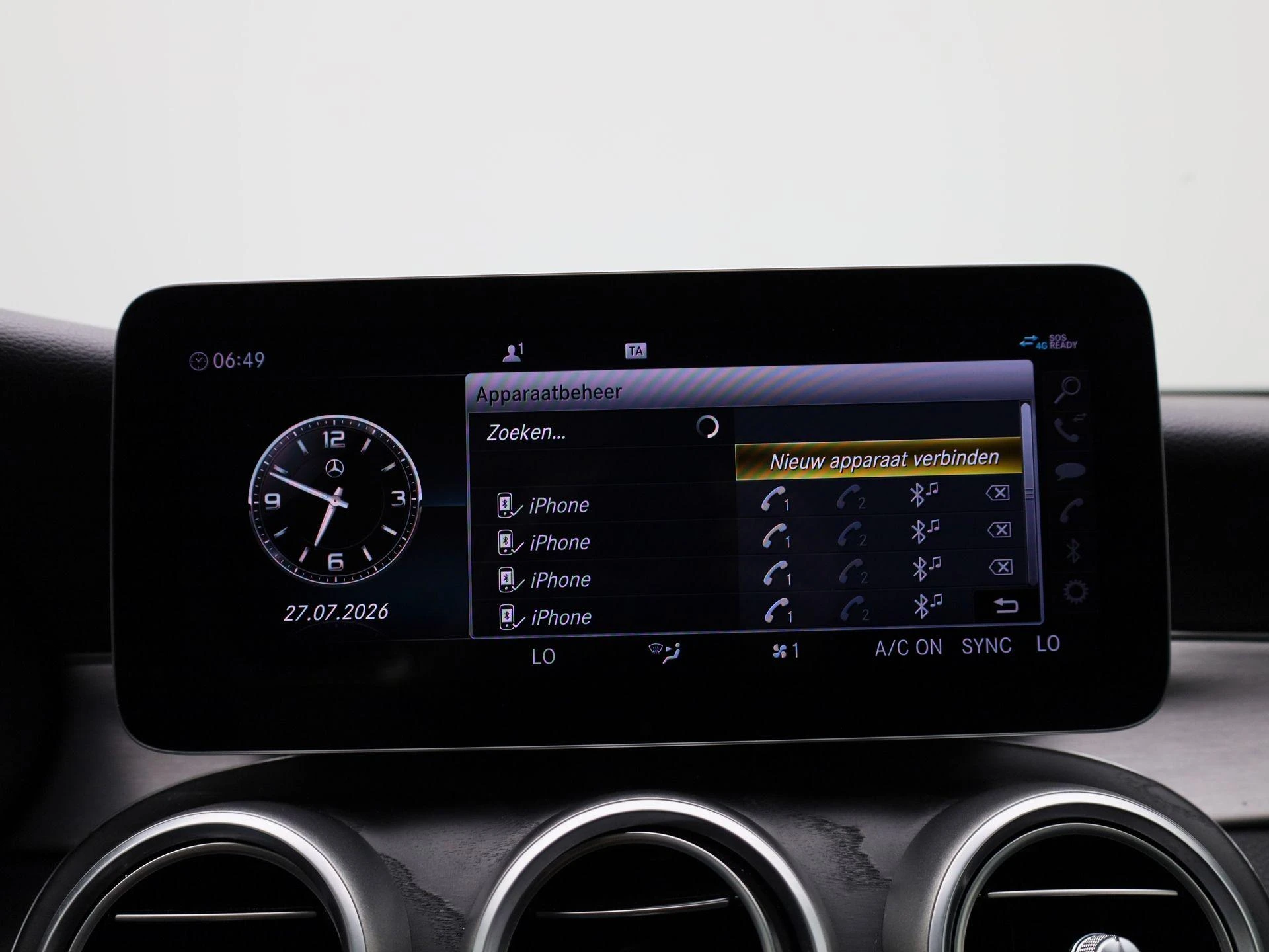 Mercedes-Benz-C-Klasse-image-25